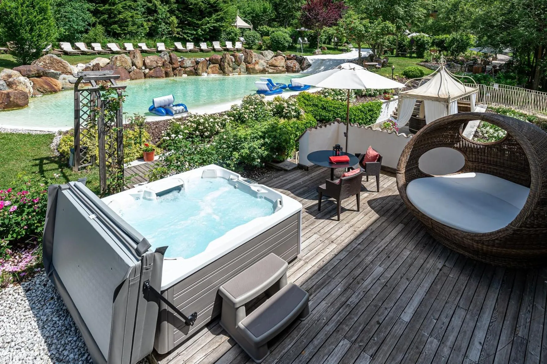 Hot Tub in Villa Orso Grigio