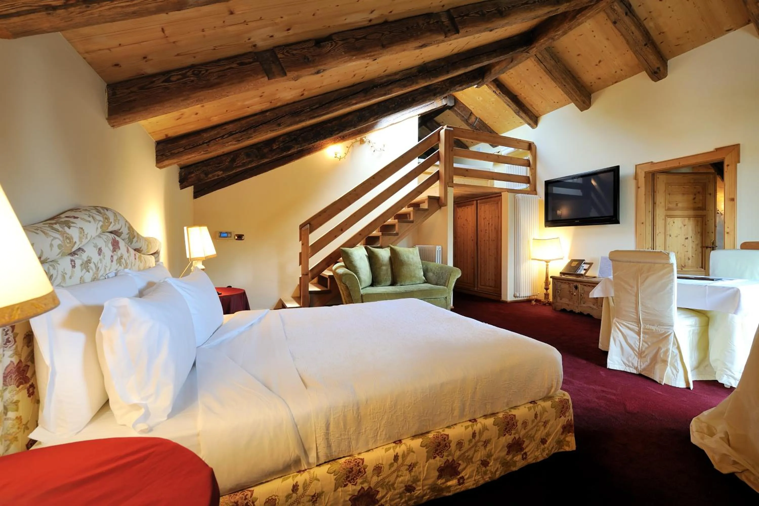 Photo of the whole room, Bed in Villa Orso Grigio