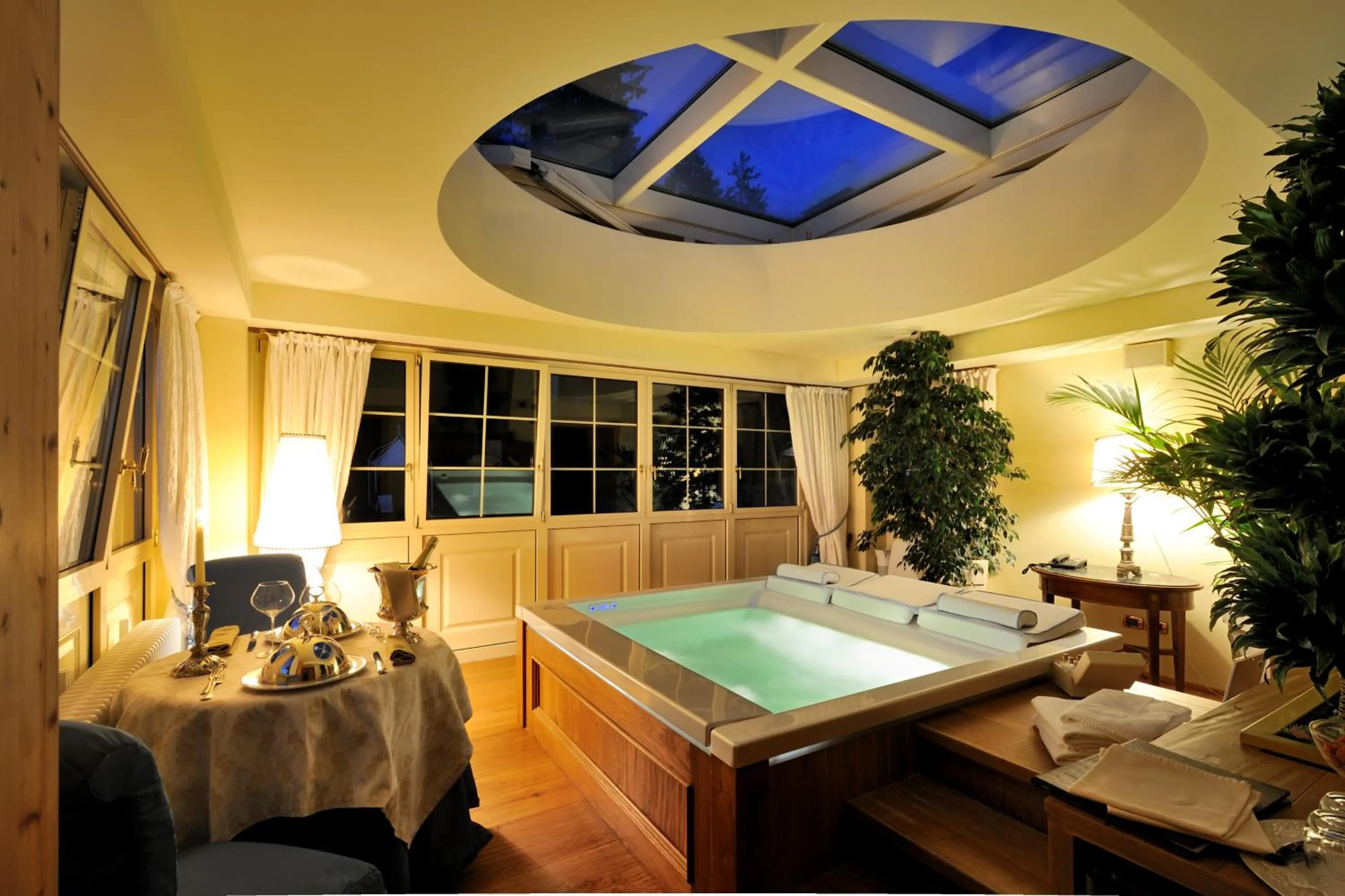 Hot Tub in Villa Orso Grigio