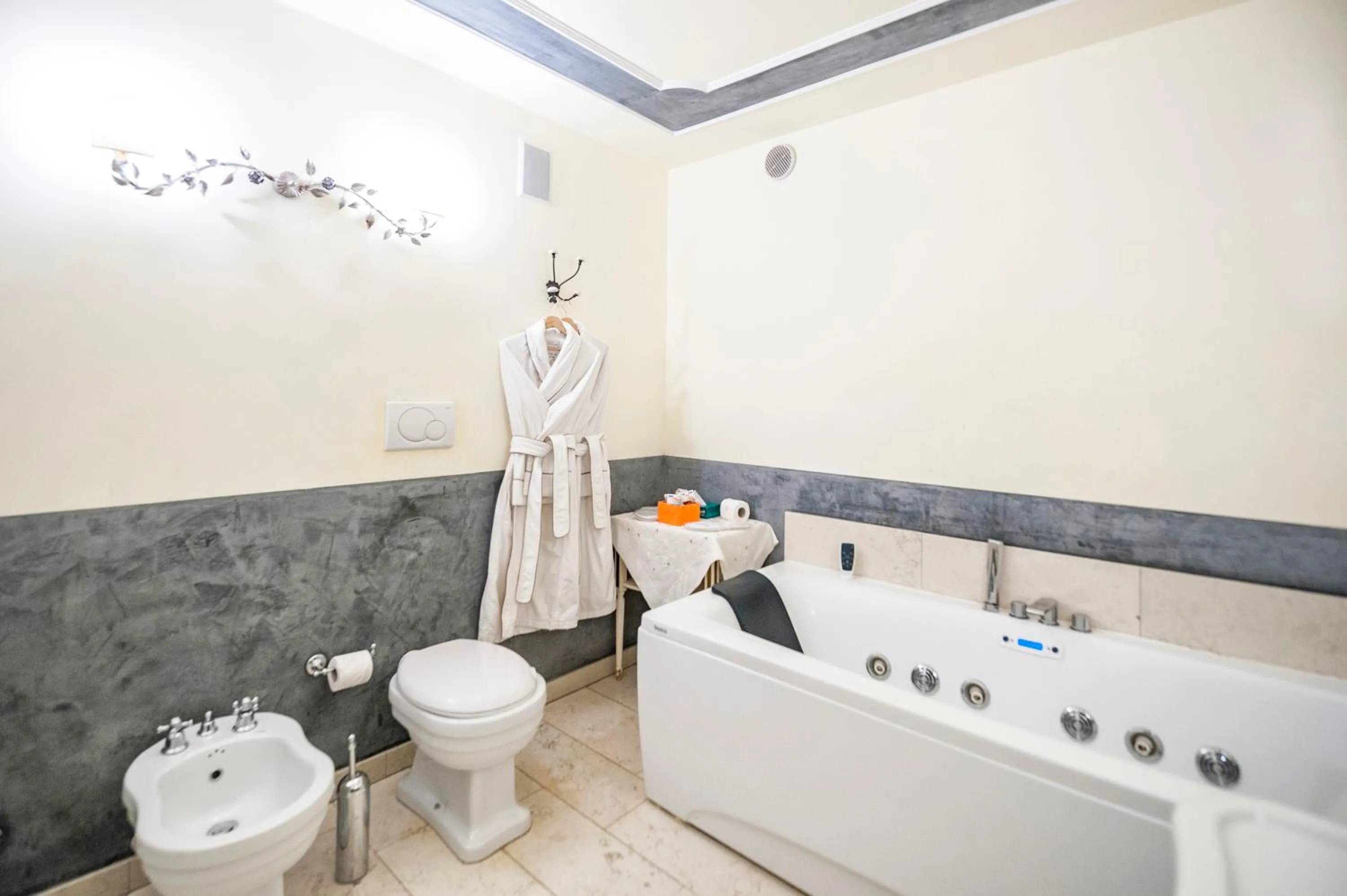 Toilet in Villa Orso Grigio