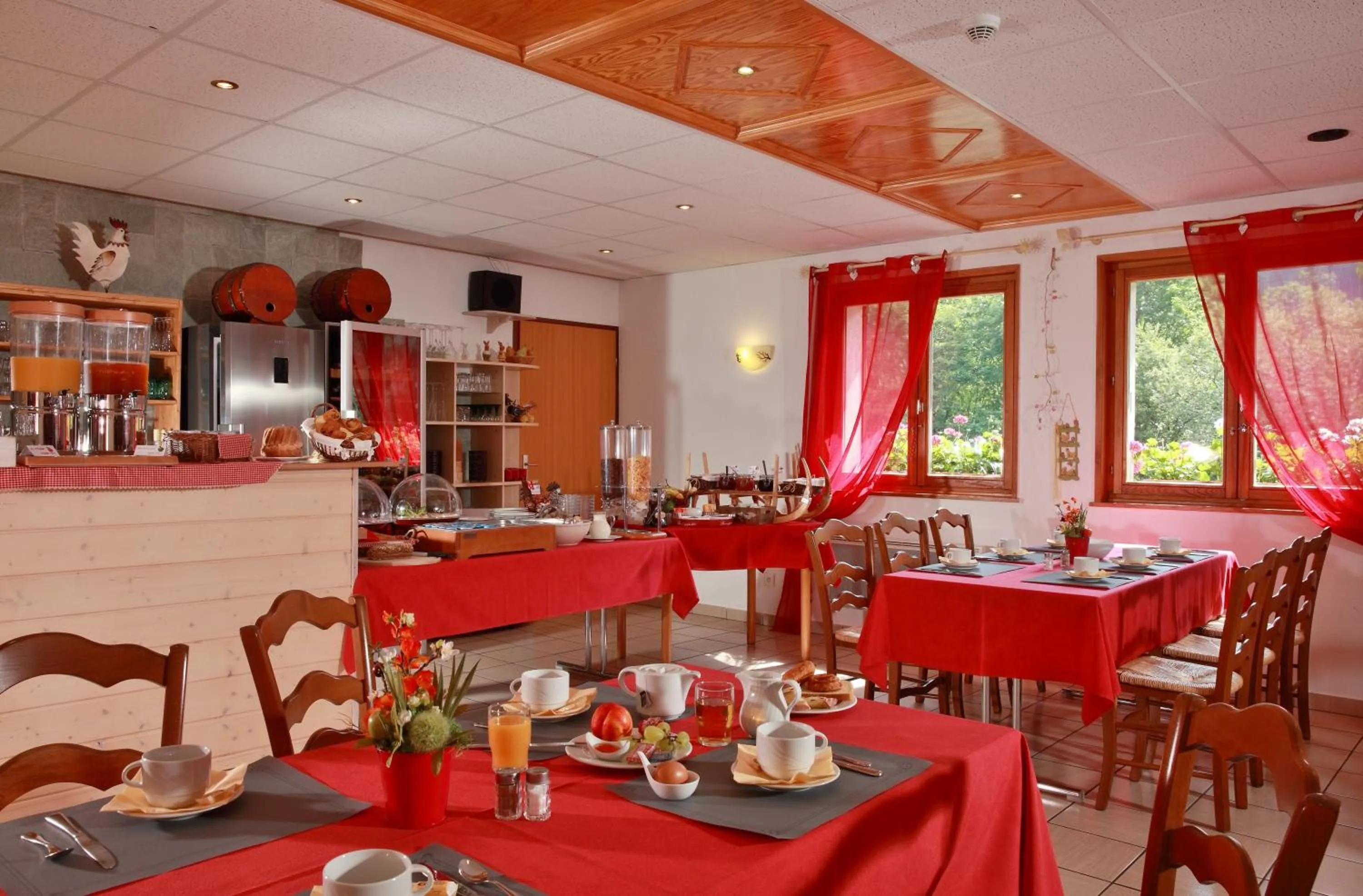 Continental breakfast in Logis Hôtel Le Vétiné
