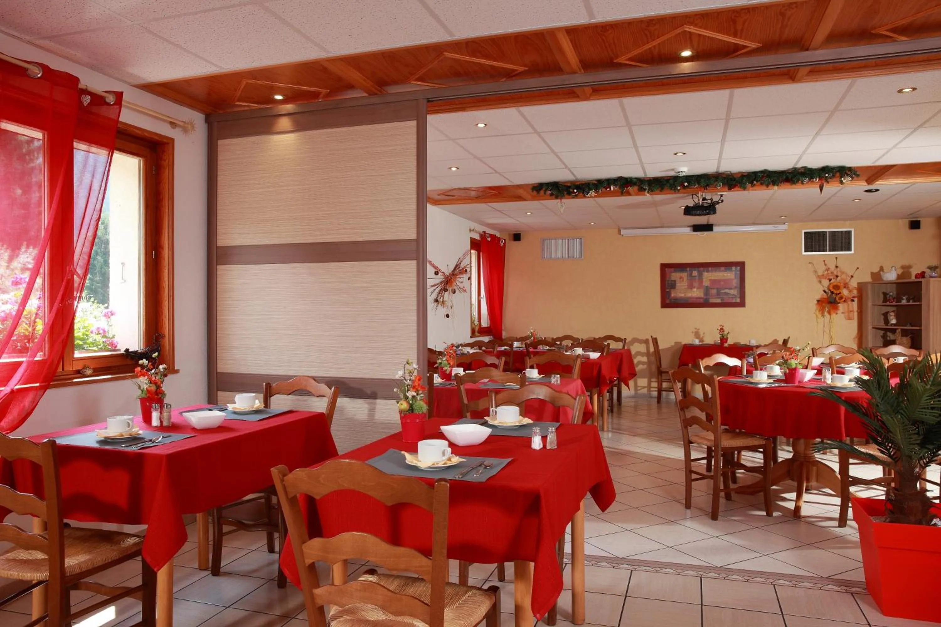 Banquet/Function facilities in Logis Hôtel Le Vétiné