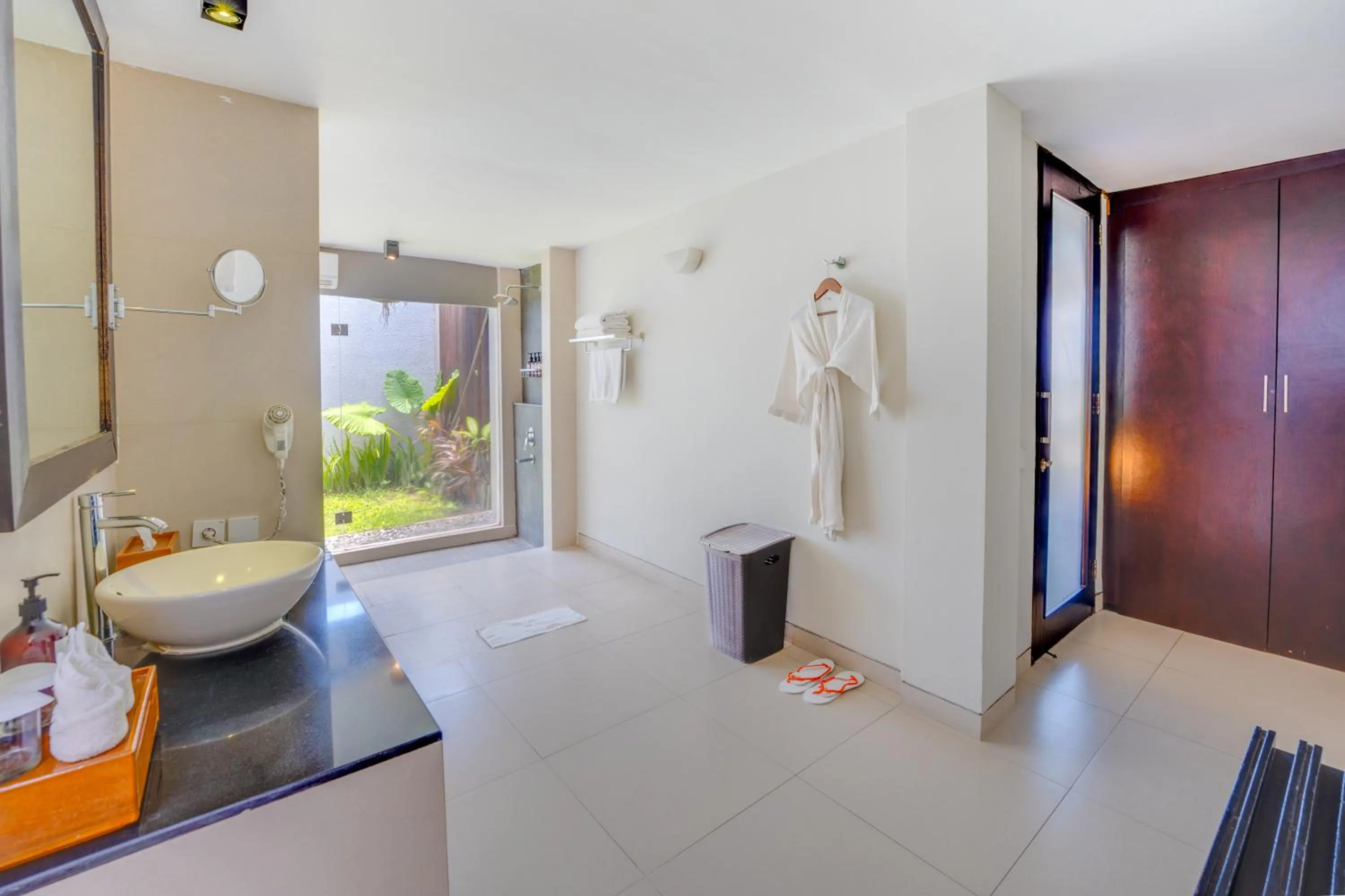 Shower in Villa Jerami & Spa