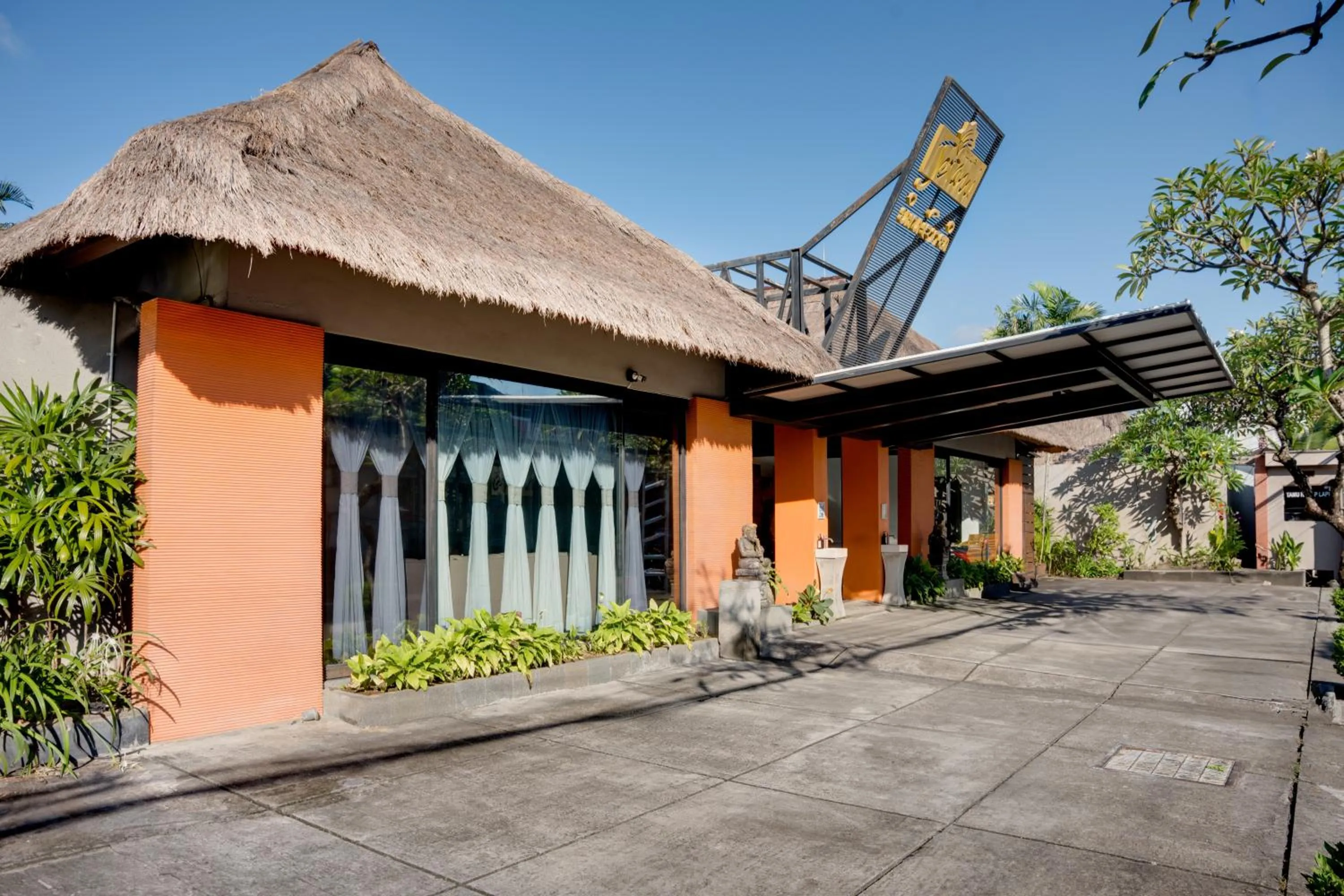 Parking in Villa Jerami & Spa