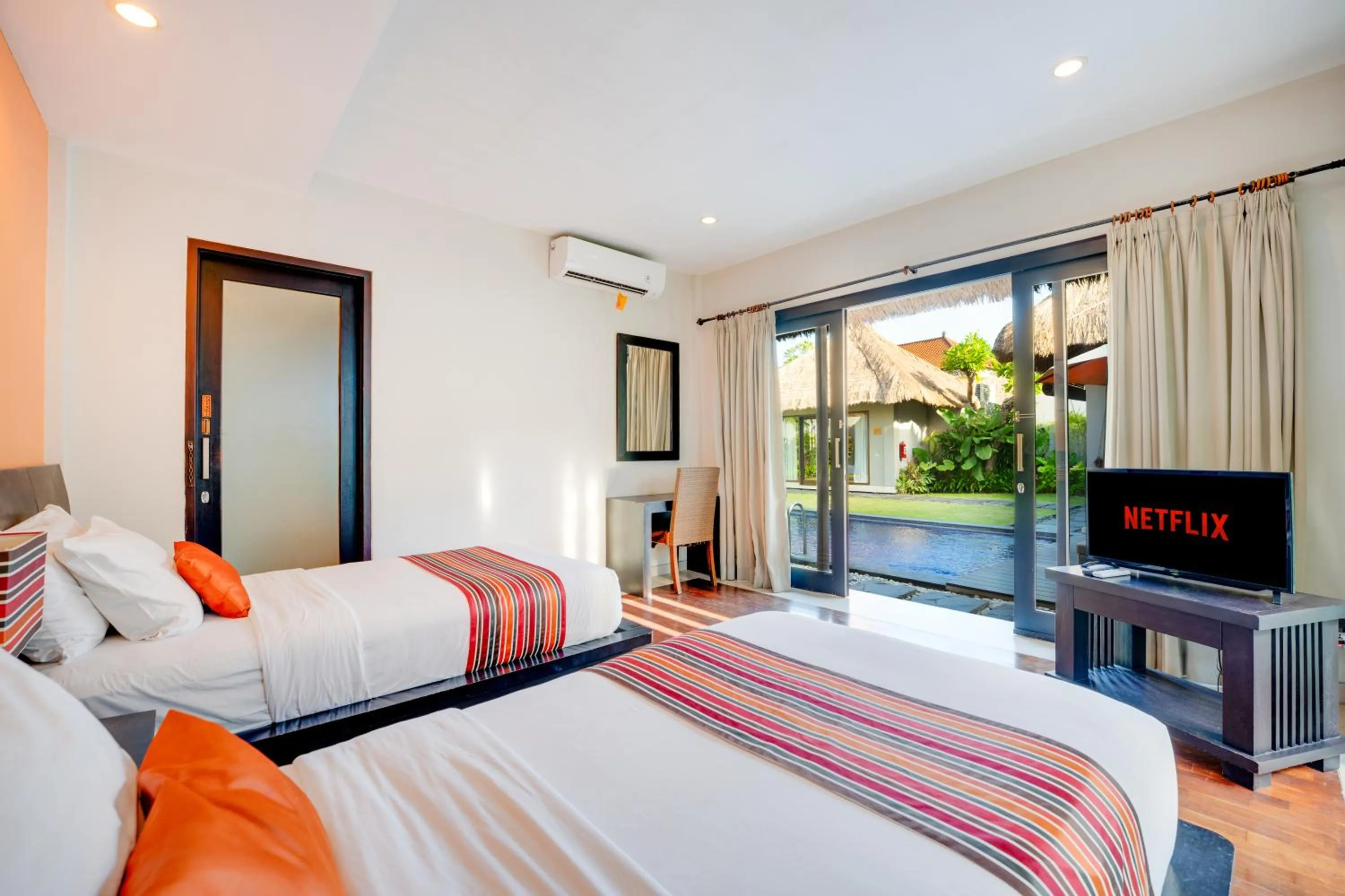 Communal lounge/ TV room, Bed in Villa Jerami & Spa