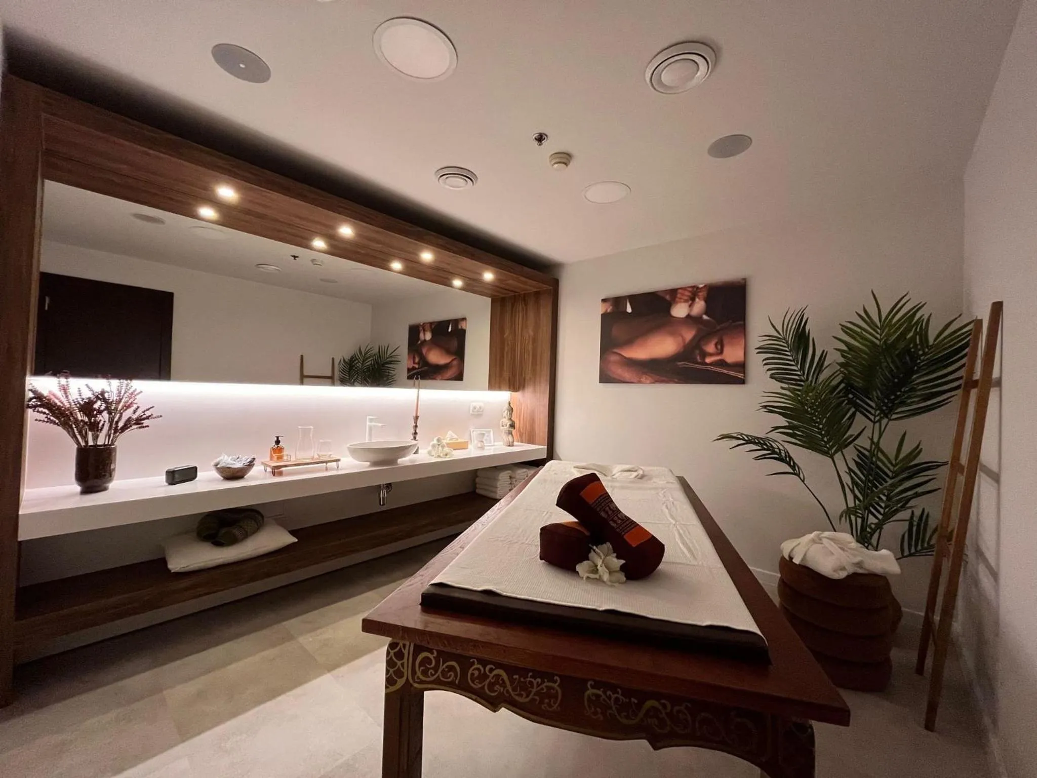 Spa and wellness centre/facilities in Crowne Plaza Bratislava by IHG