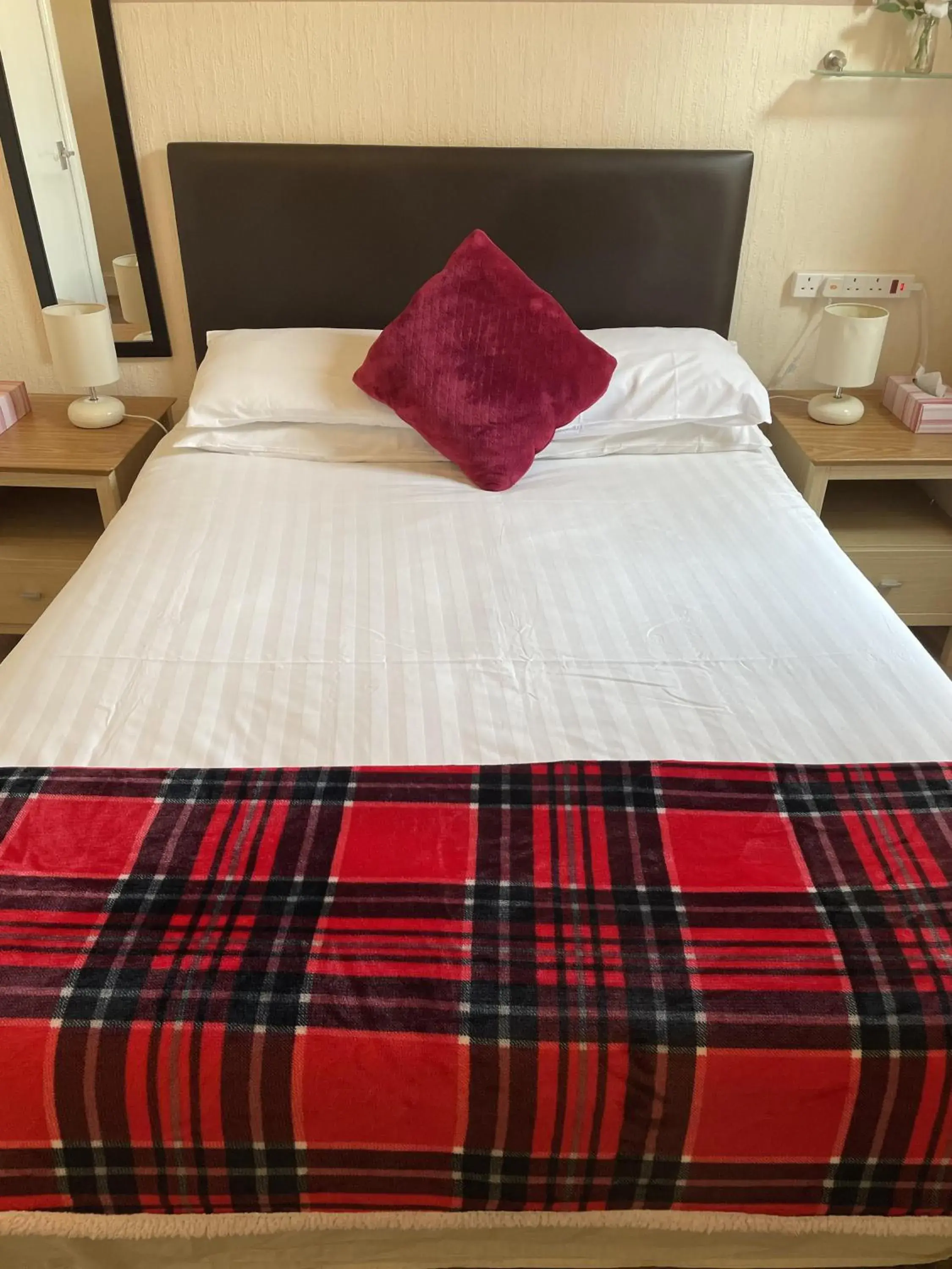 Standard Double Room in Diamonds Lodge near York Hospital Standard Double Room in Diamonds Lodge near York Hospital
