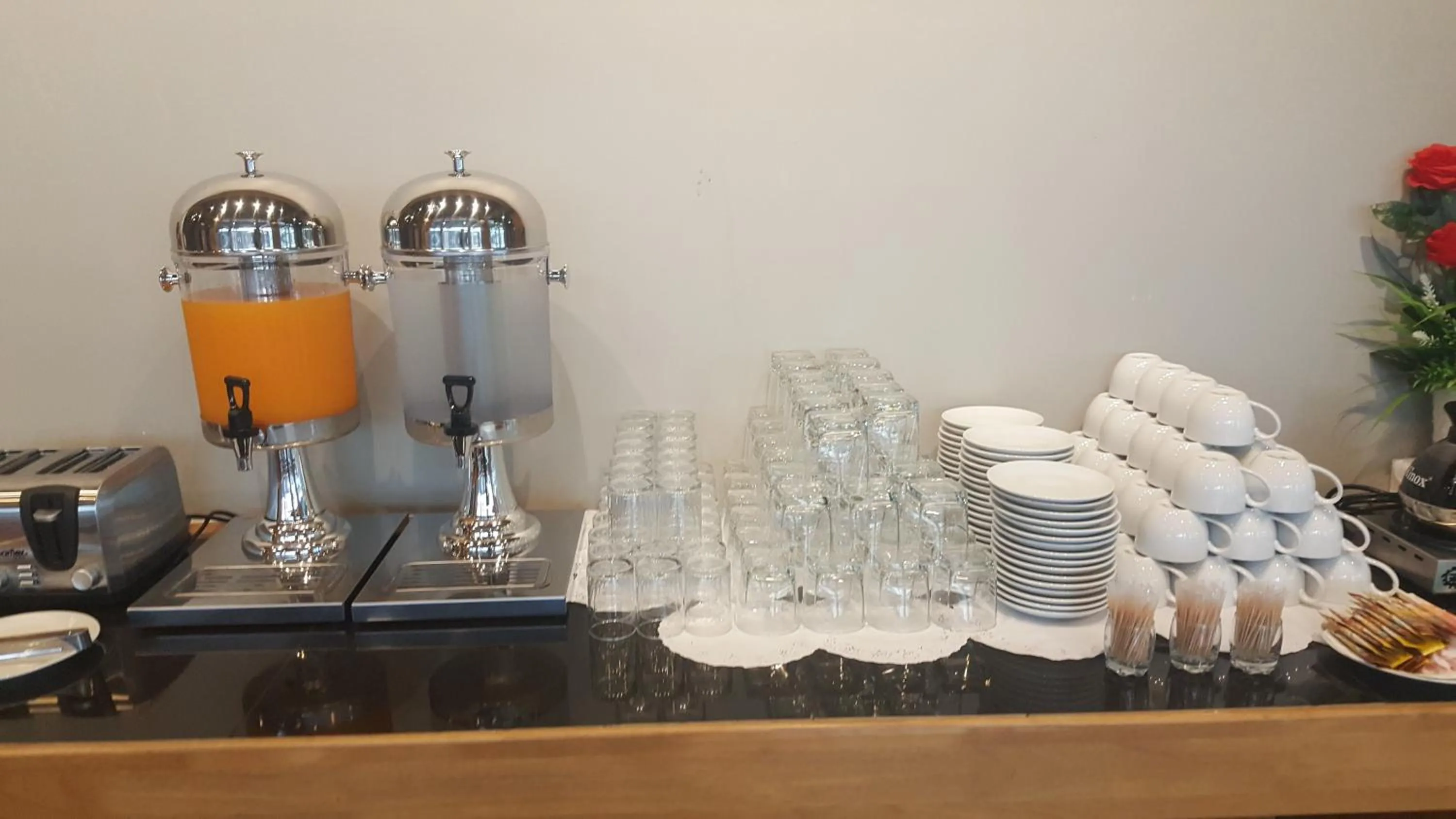 Food and drinks in Asana Hotel & Residence