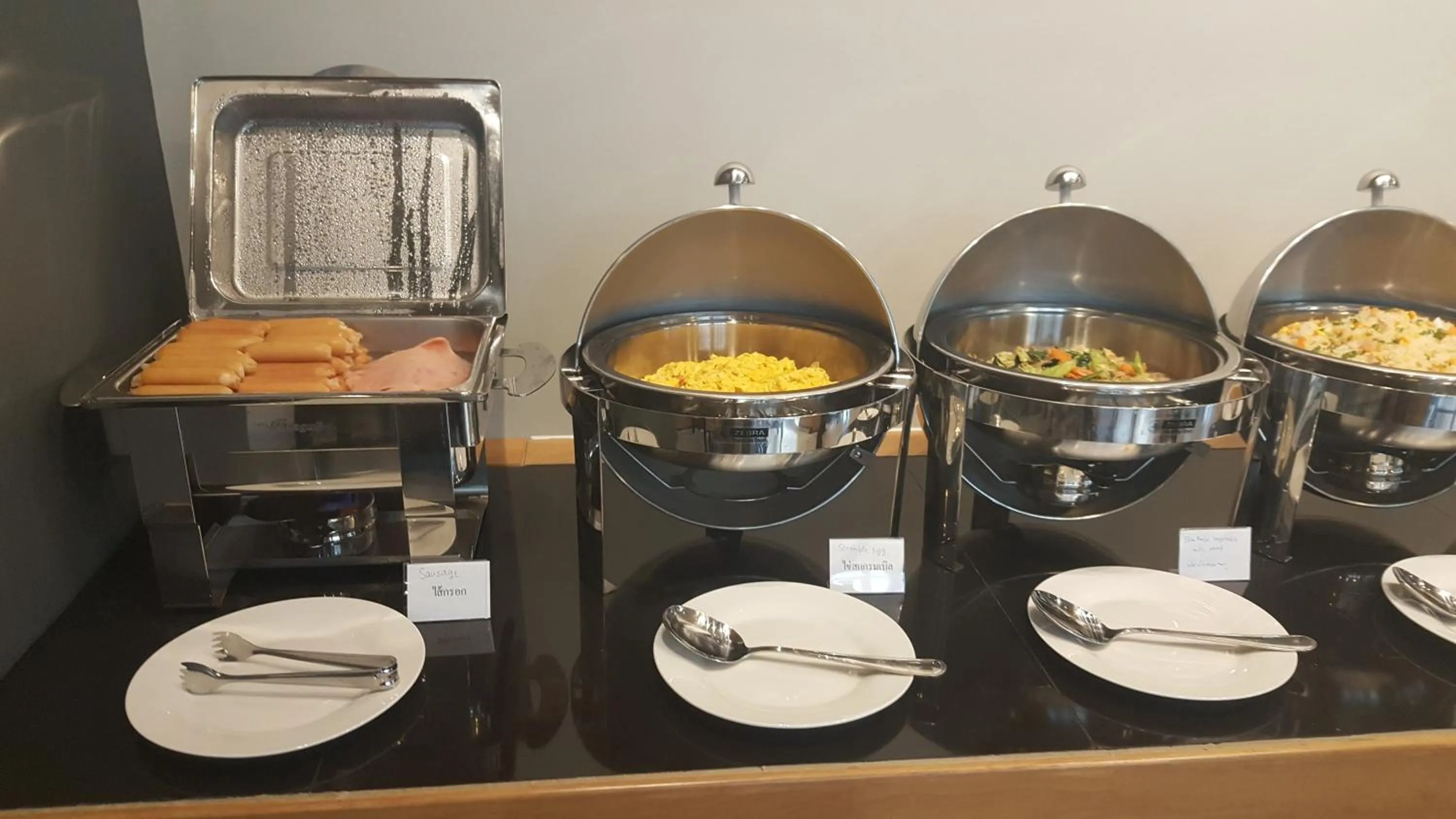 Food and drinks in Asana Hotel & Residence