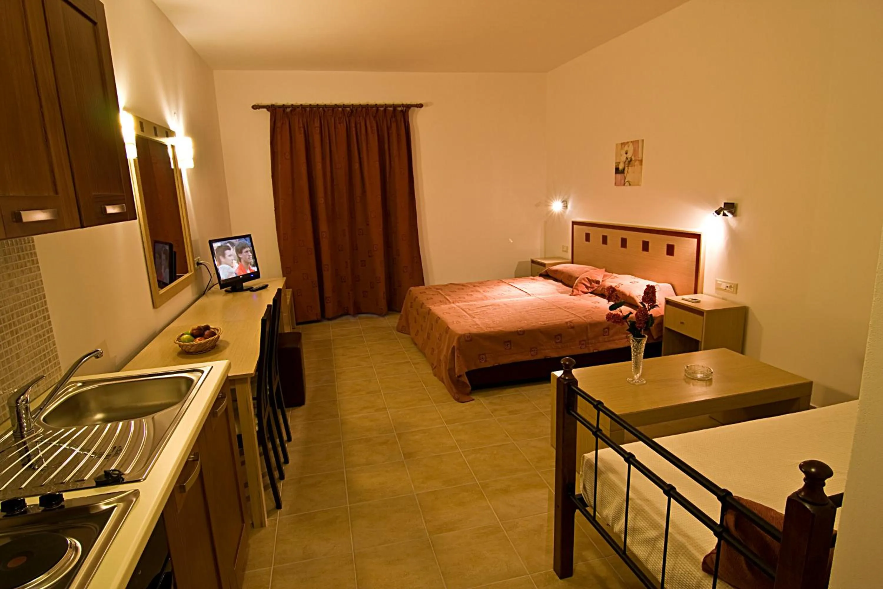 Sifis Studios Pefkos