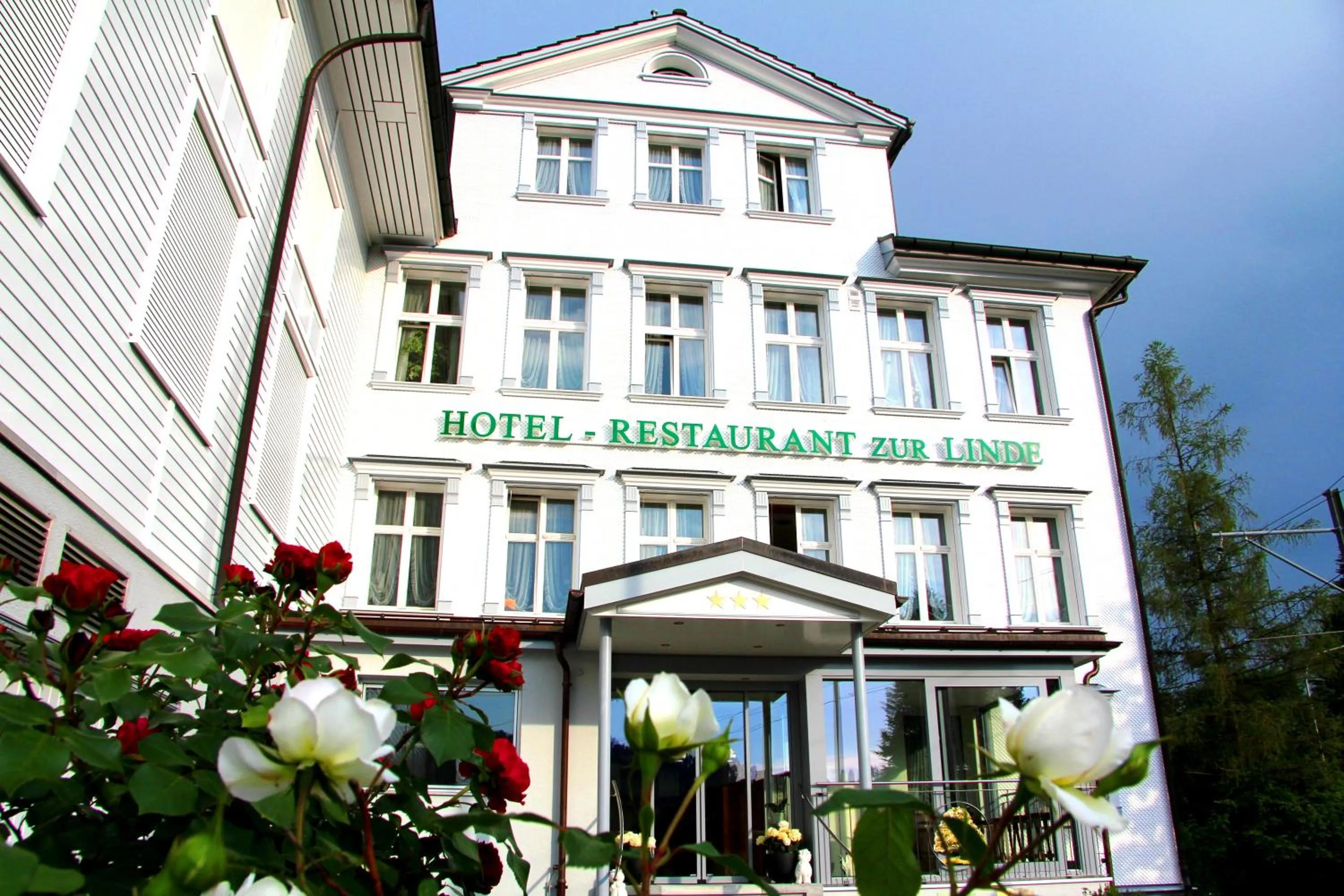 Property building in Hotel & Spezialitätenrestaurant zur Linde
