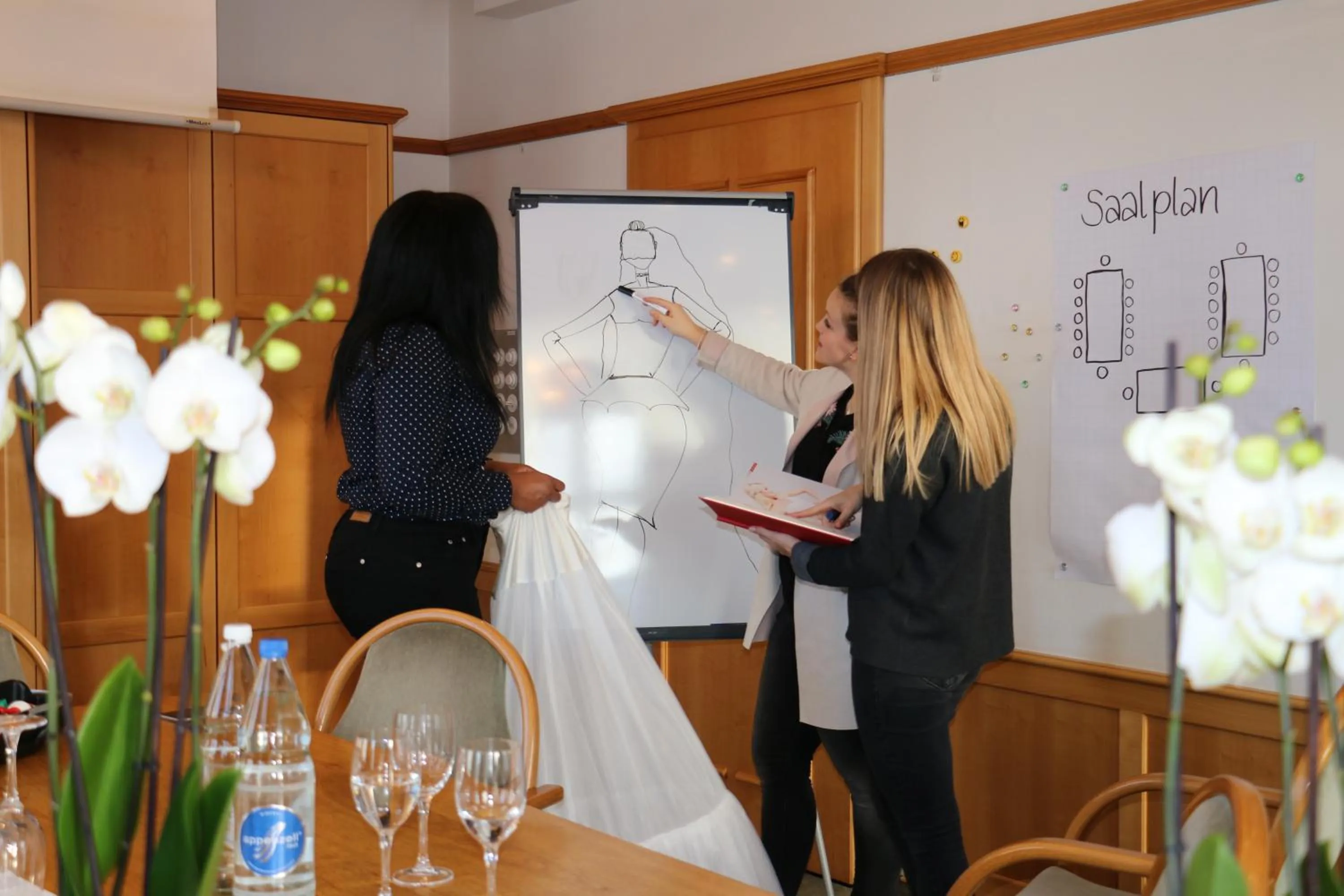 Meeting/conference room in Hotel & Spezialitätenrestaurant zur Linde