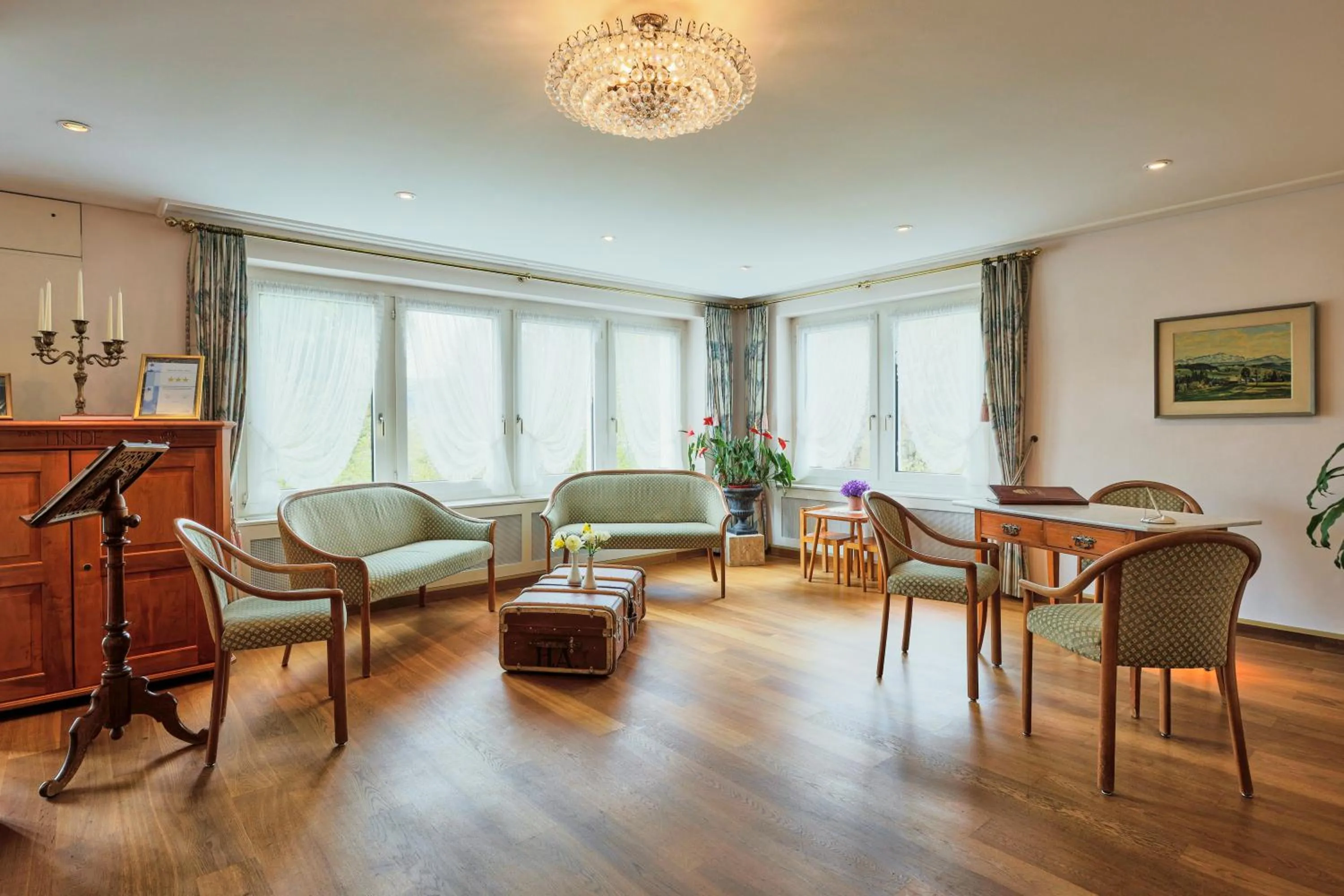 Lobby or reception in Hotel & Spezialitätenrestaurant zur Linde