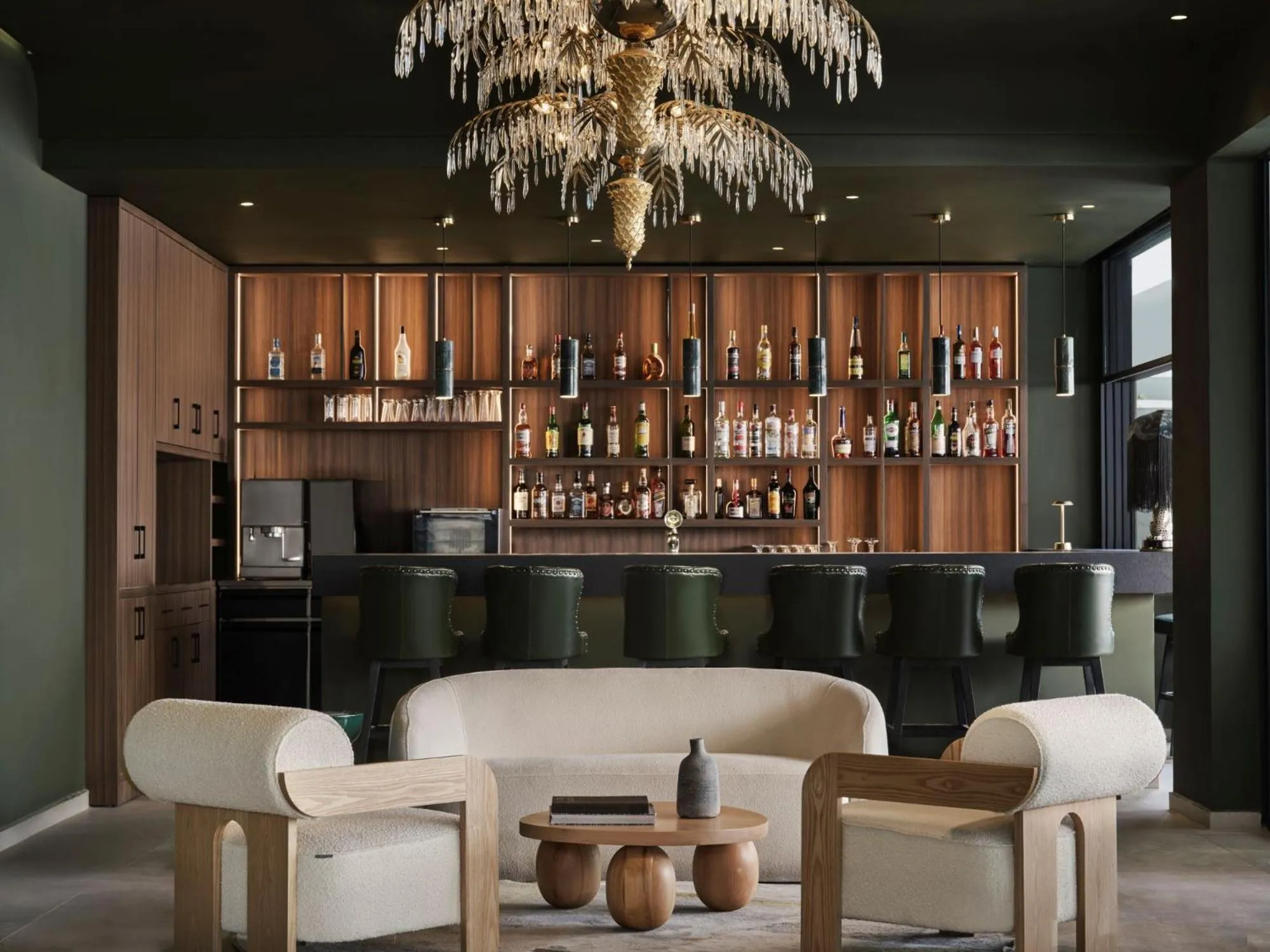 Lounge or bar in Pearl Hotel