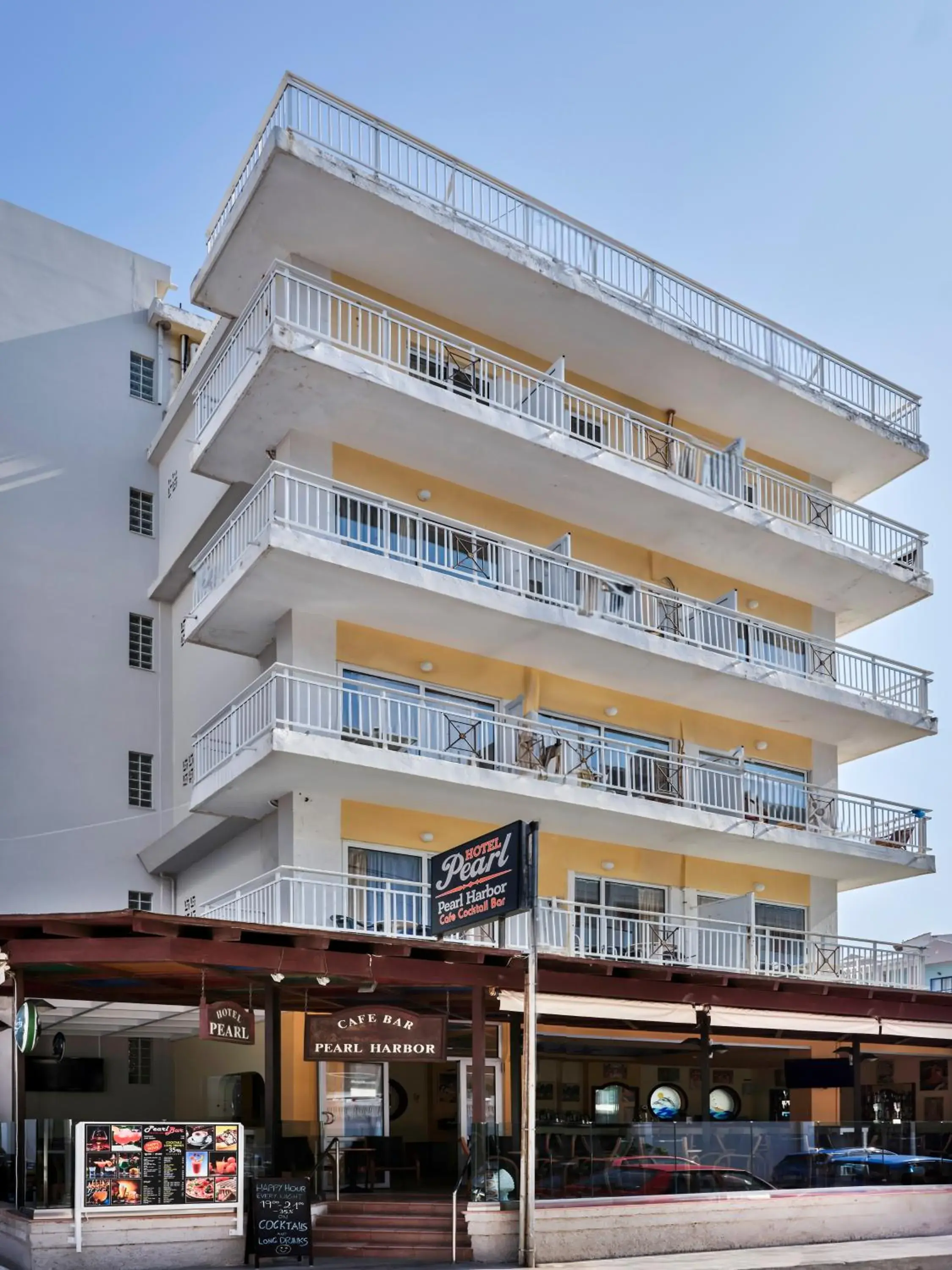 Property building in Pearl Hotel Property building in Pearl Hotel