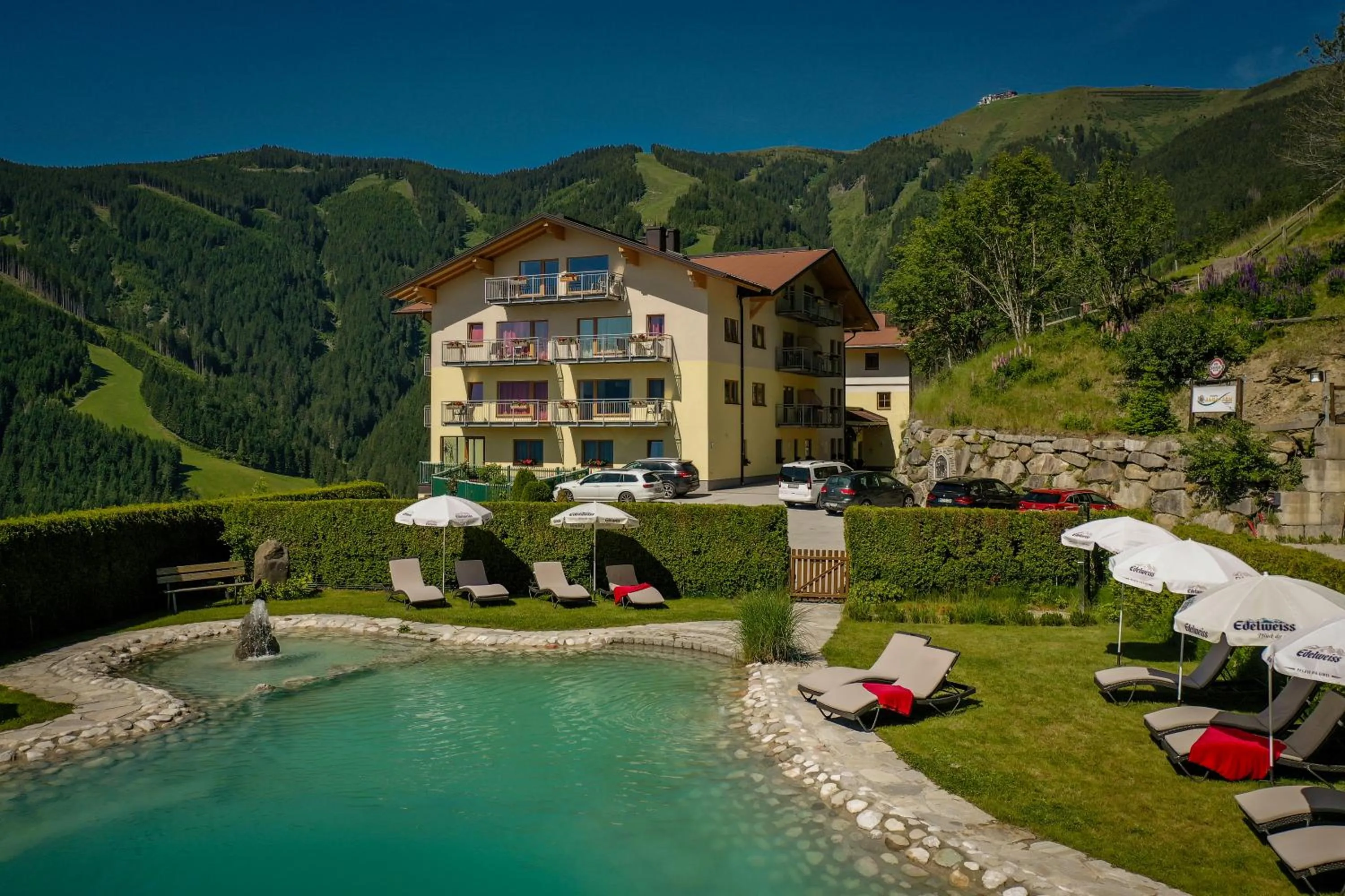 Swimming pool in Berghotel Jaga-Alm