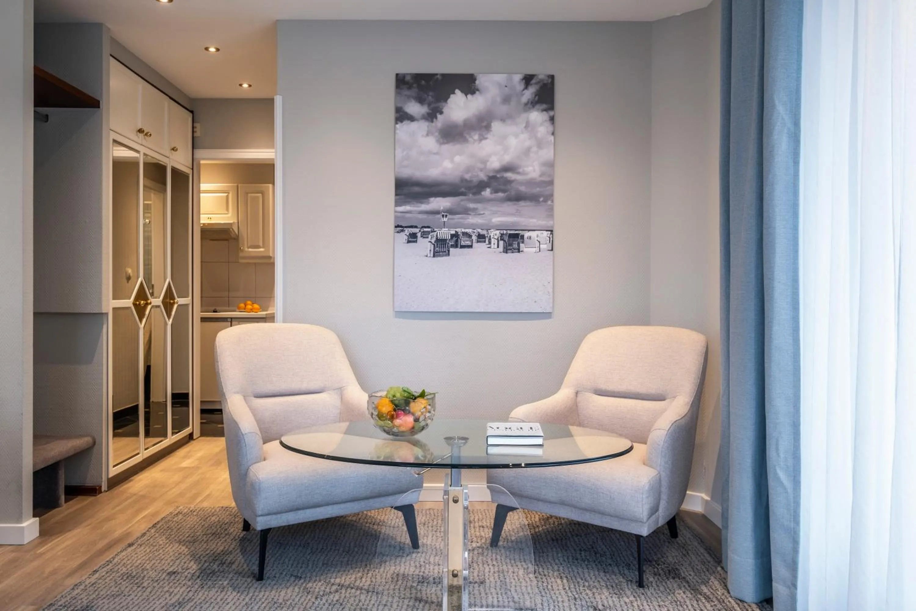 Seating area in Büngers Apartment-Hotel mit Gartensauna - modern, gemütlich und strandnah