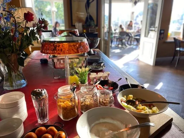 Restaurant/places to eat in Hotel In't Holt 1654 Grand Café & Logement