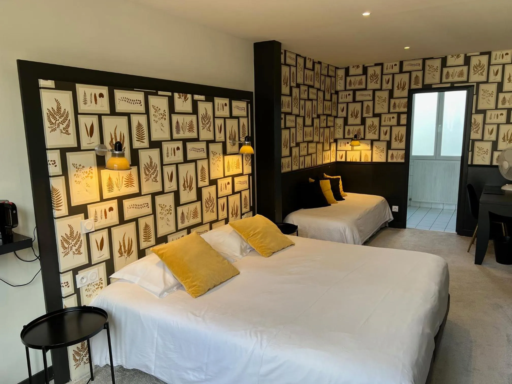 Bed in Hôtel Le Cobh