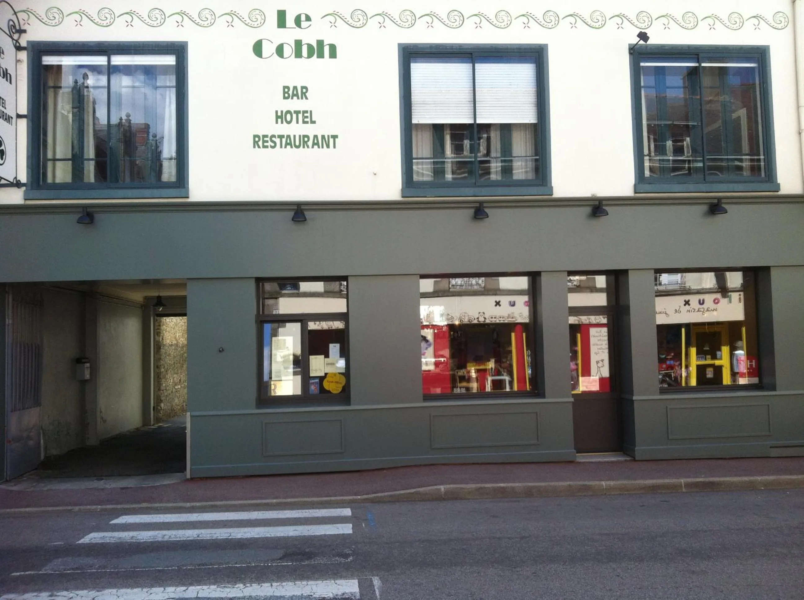 Facade/entrance in Hôtel Le Cobh