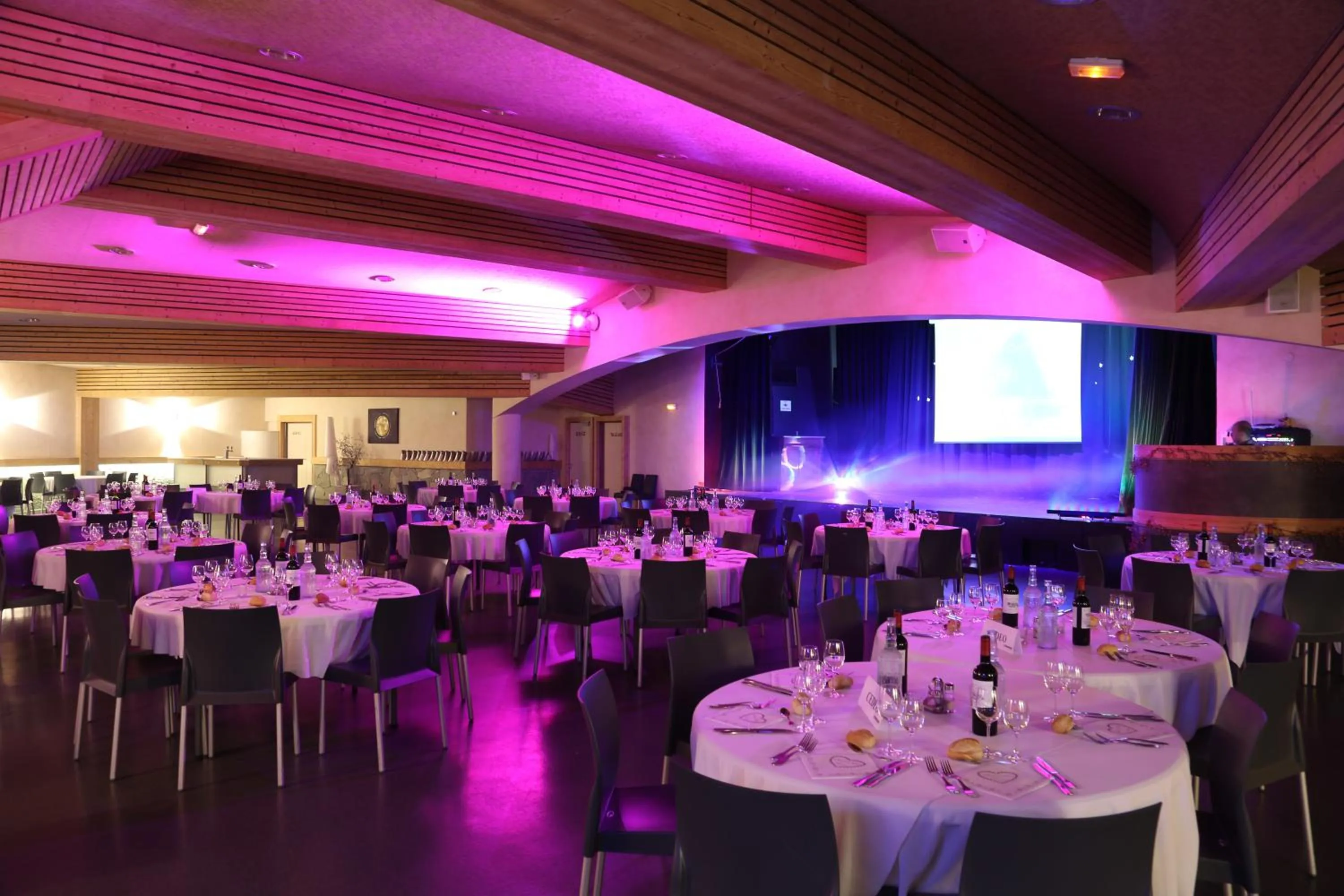 Restaurant/places to eat in Hotel Club Le Crêt