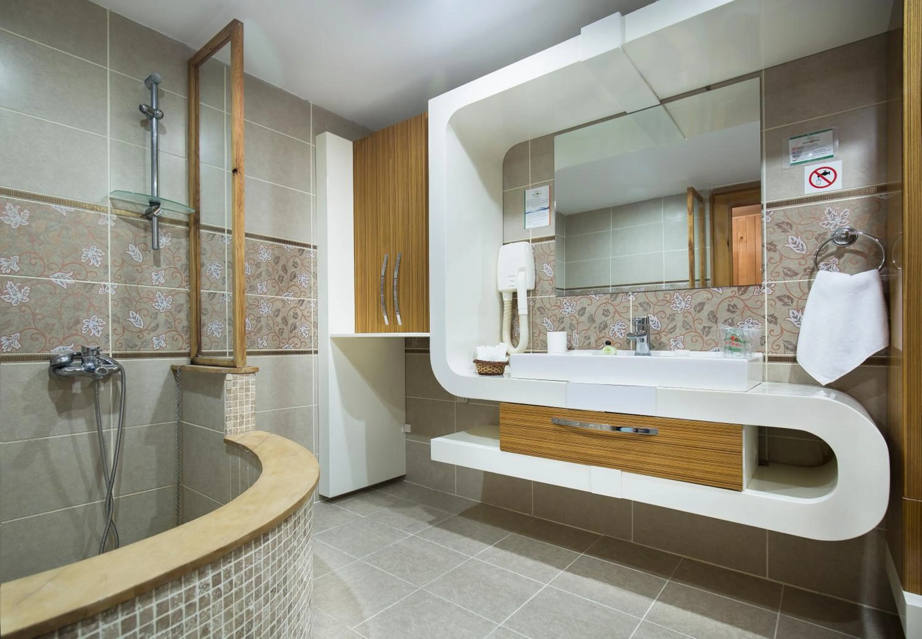 Lycus River Thermal Hotel