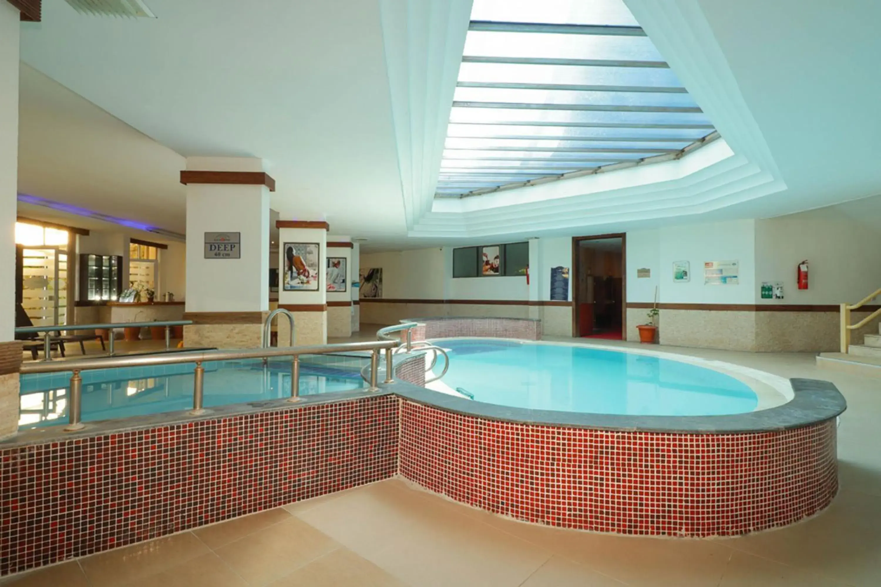 Swimming pool in Lycus River Thermal Hotel Swimming pool in Lycus River Thermal Hotel