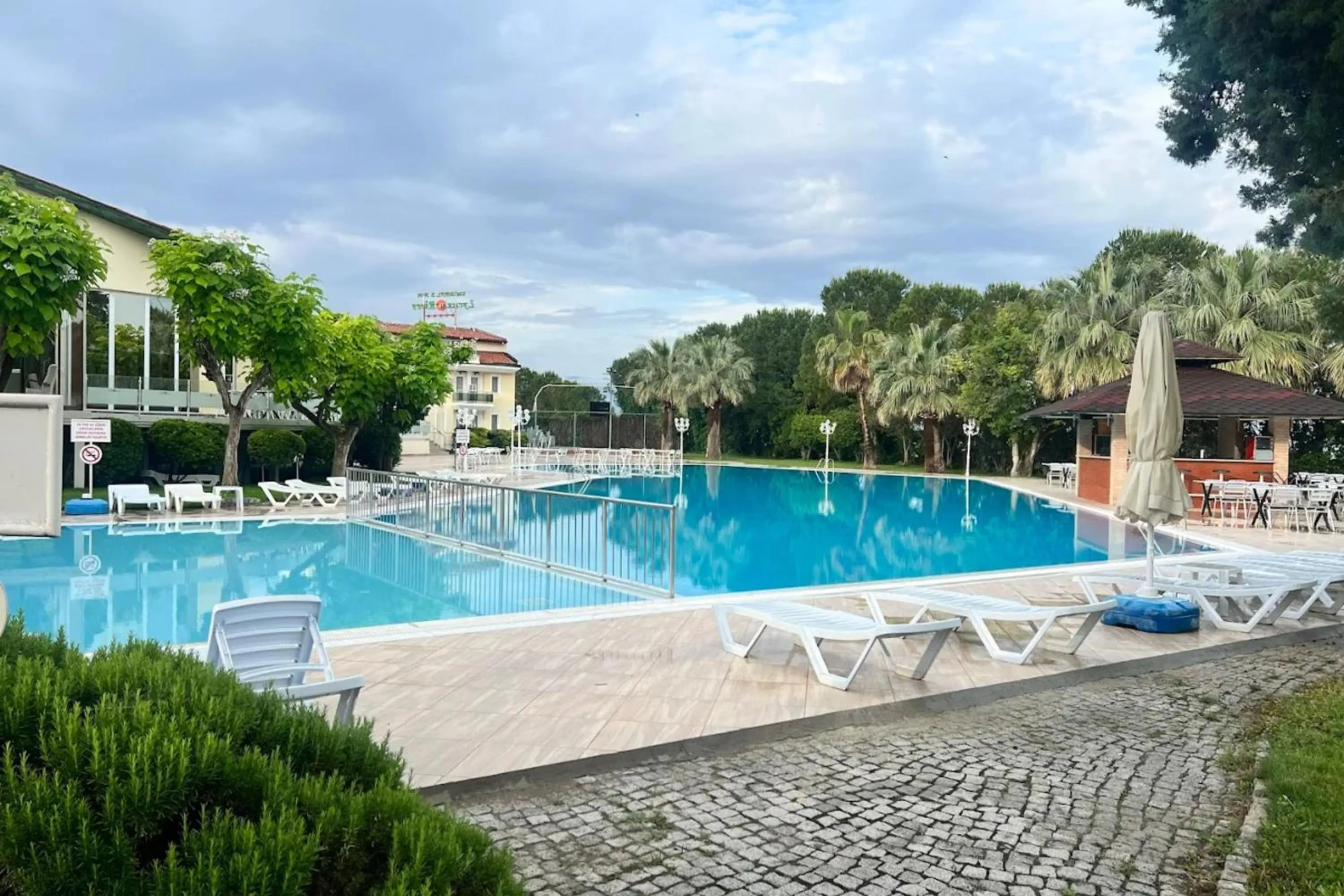 Garden in Lycus River Thermal Hotel