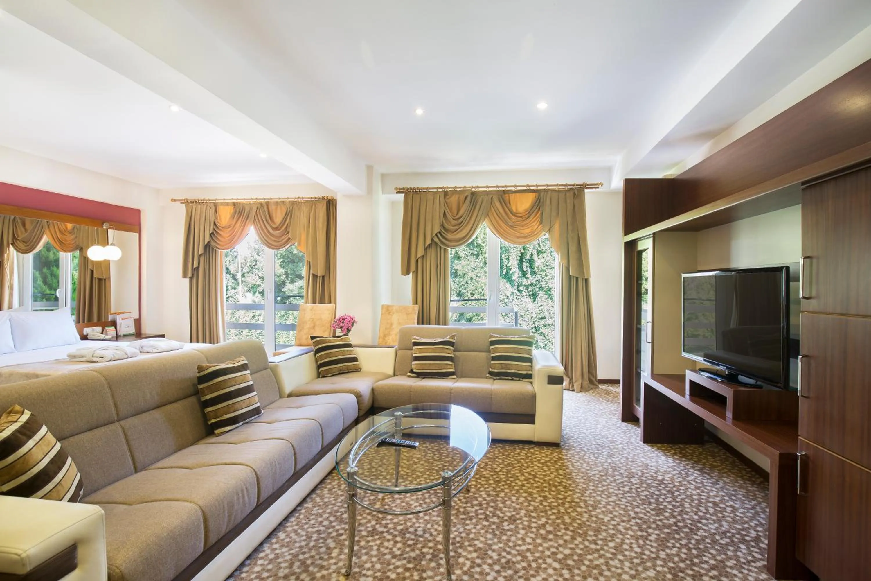 Lycus River Thermal Hotel