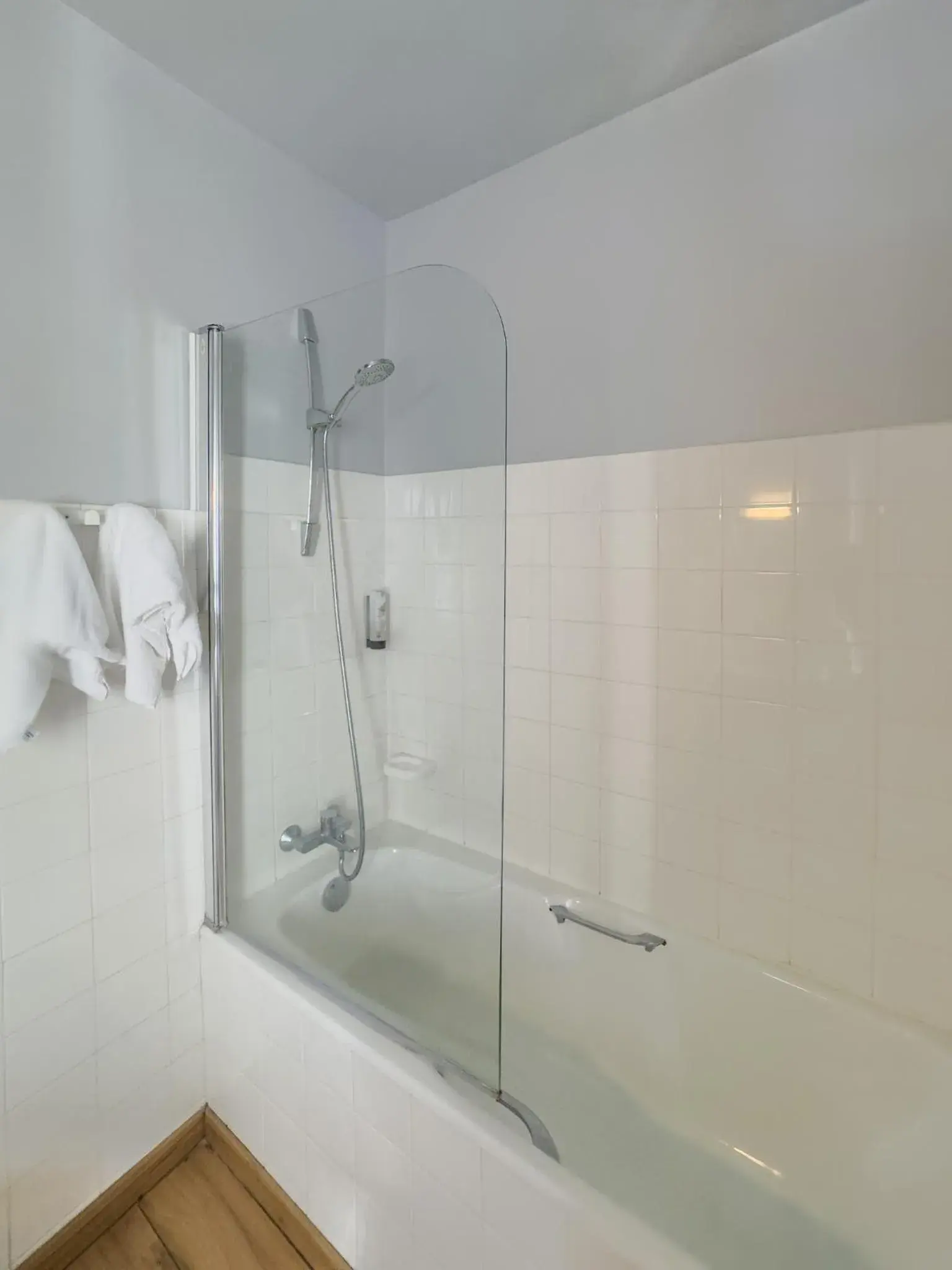 Logis Hôtel Les Chardons Bleus RESTAURANT LE BISTROT DE LA MER Logis Hôtel Les Chardons Bleus RESTAURANT LE BISTROT DE LA MER