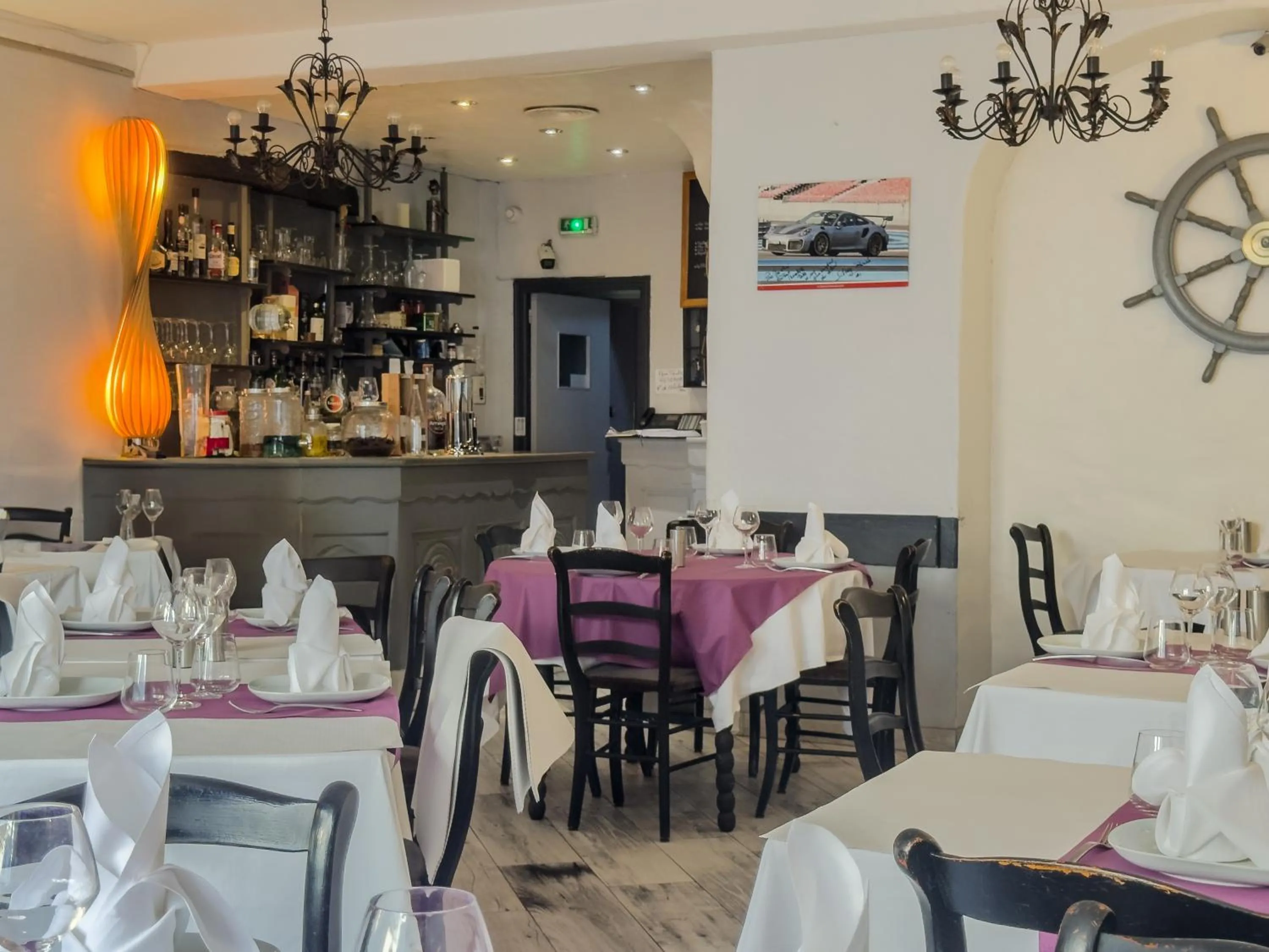 Logis Hôtel Les Chardons Bleus RESTAURANT LE BISTROT DE LA MER