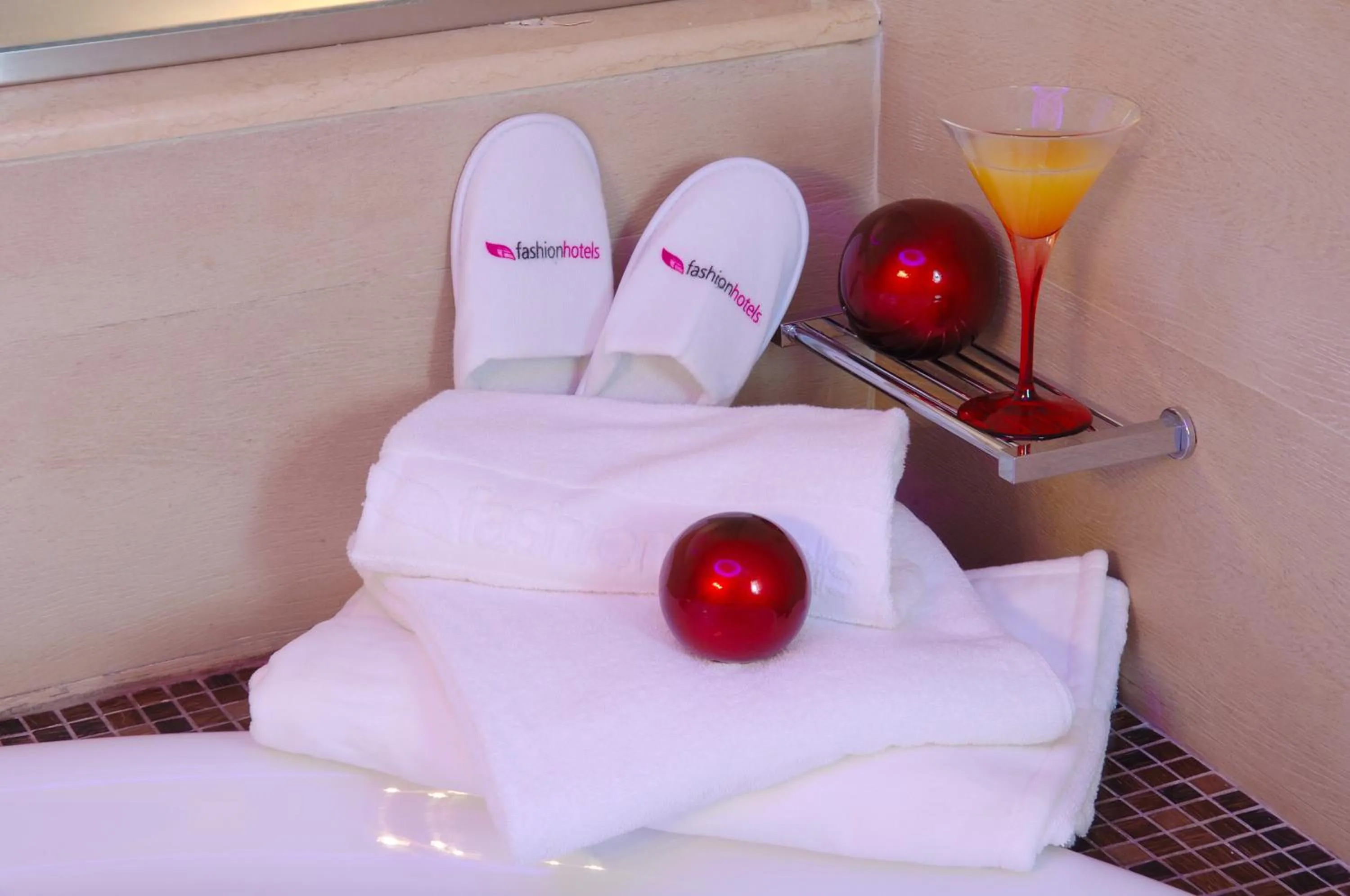 Shower in Olympic Fashion Hotels