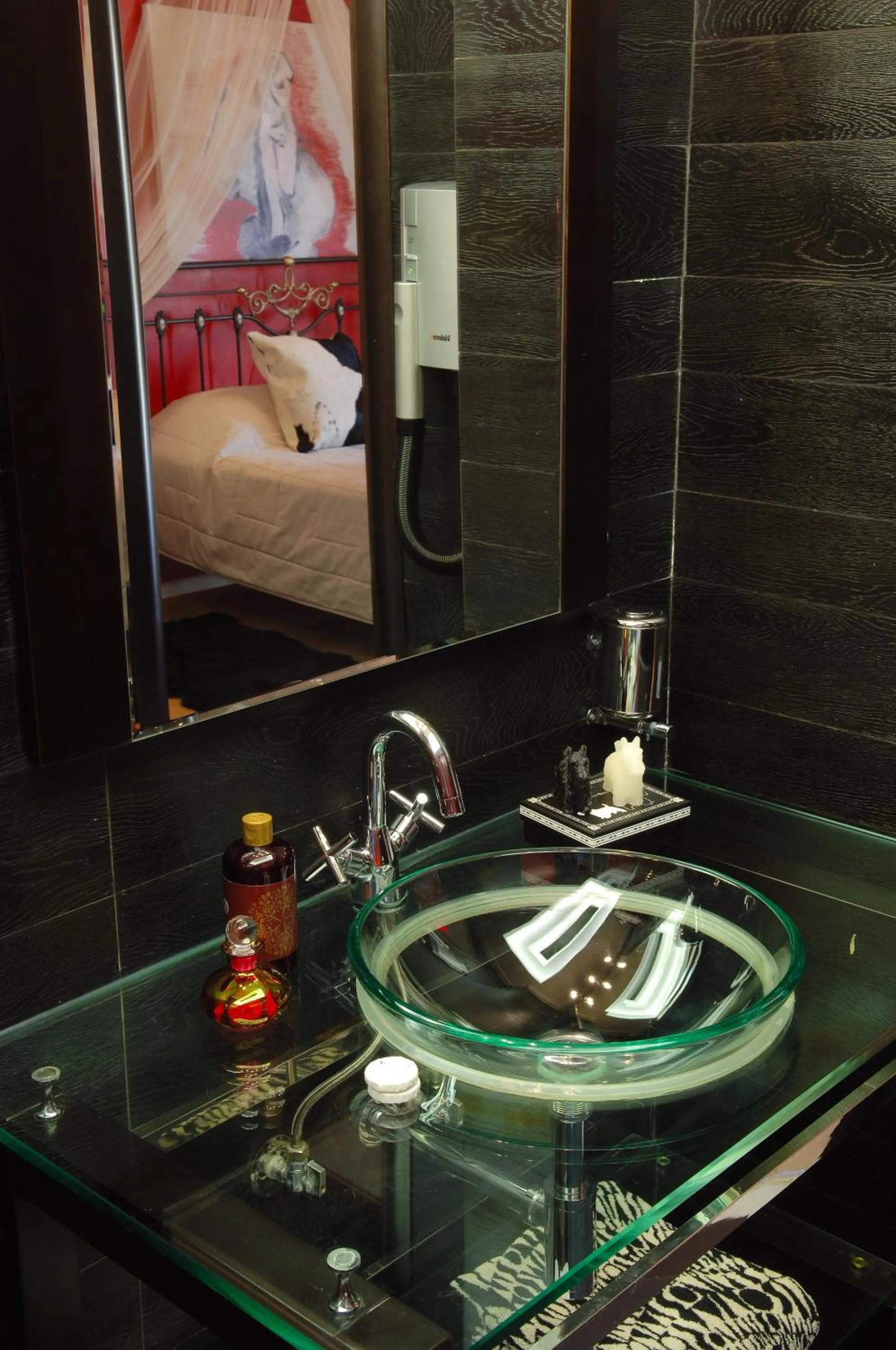 Shower, Bed in Olympic Fashion Hotels