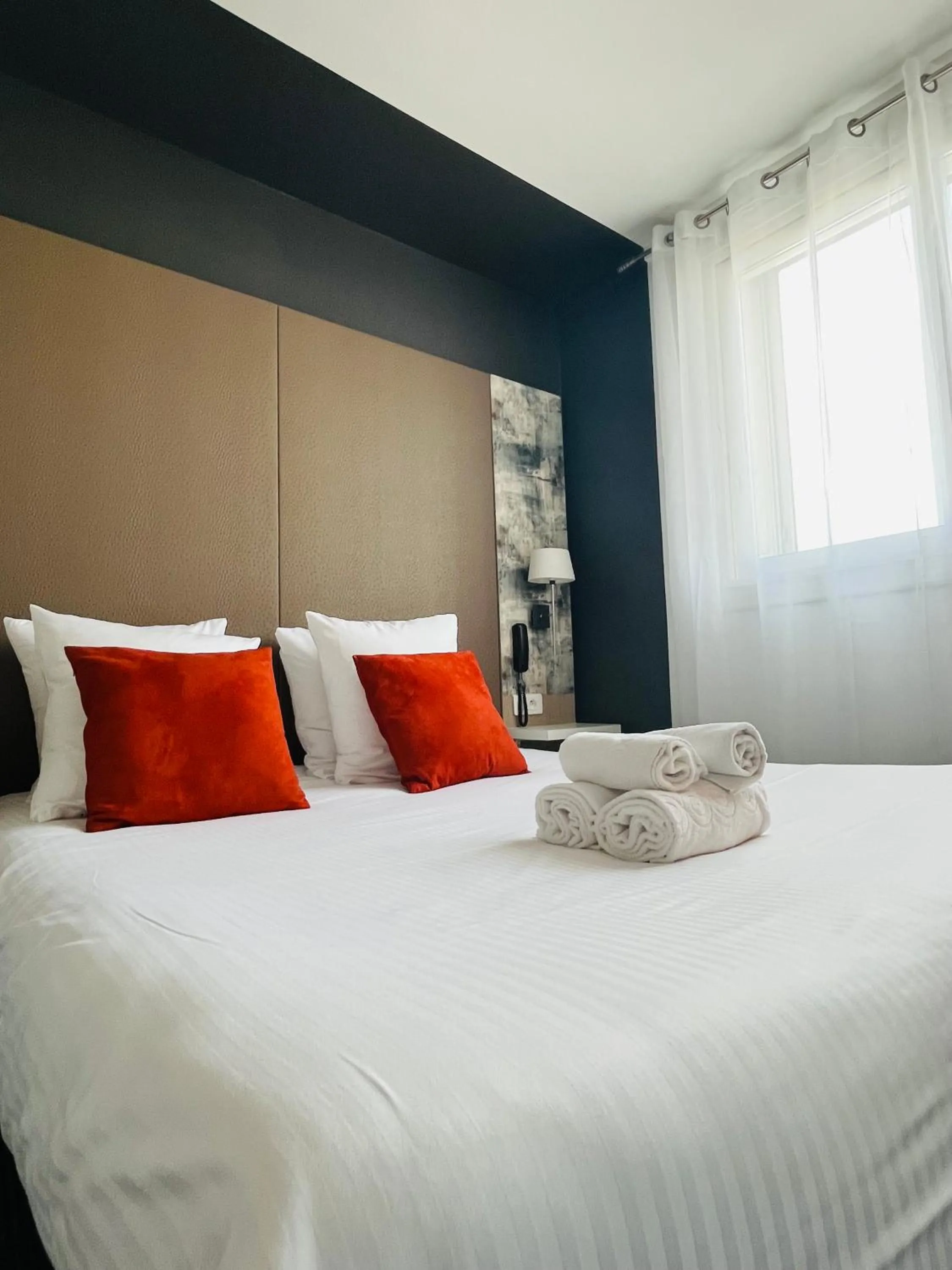 Bedroom, Bed in L'Hôtel Bristol