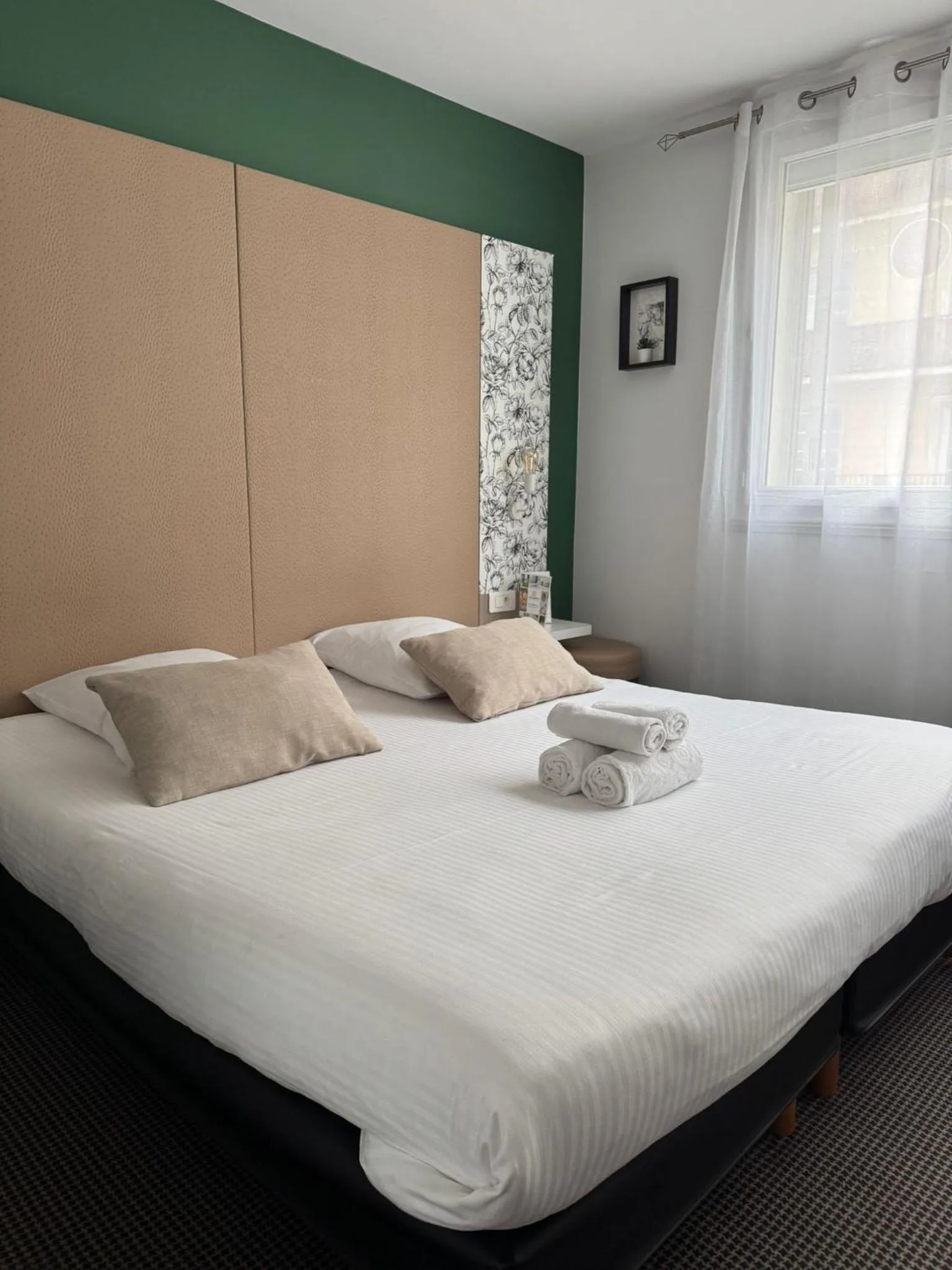 Bedroom, Bed in L'Hôtel Bristol