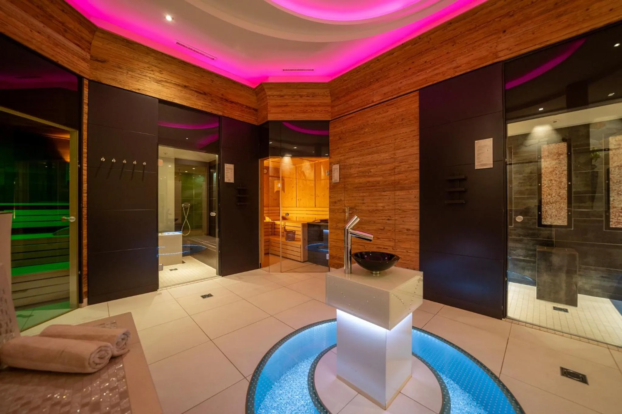 Spa and wellness centre/facilities in Boutique Hotel Montanara