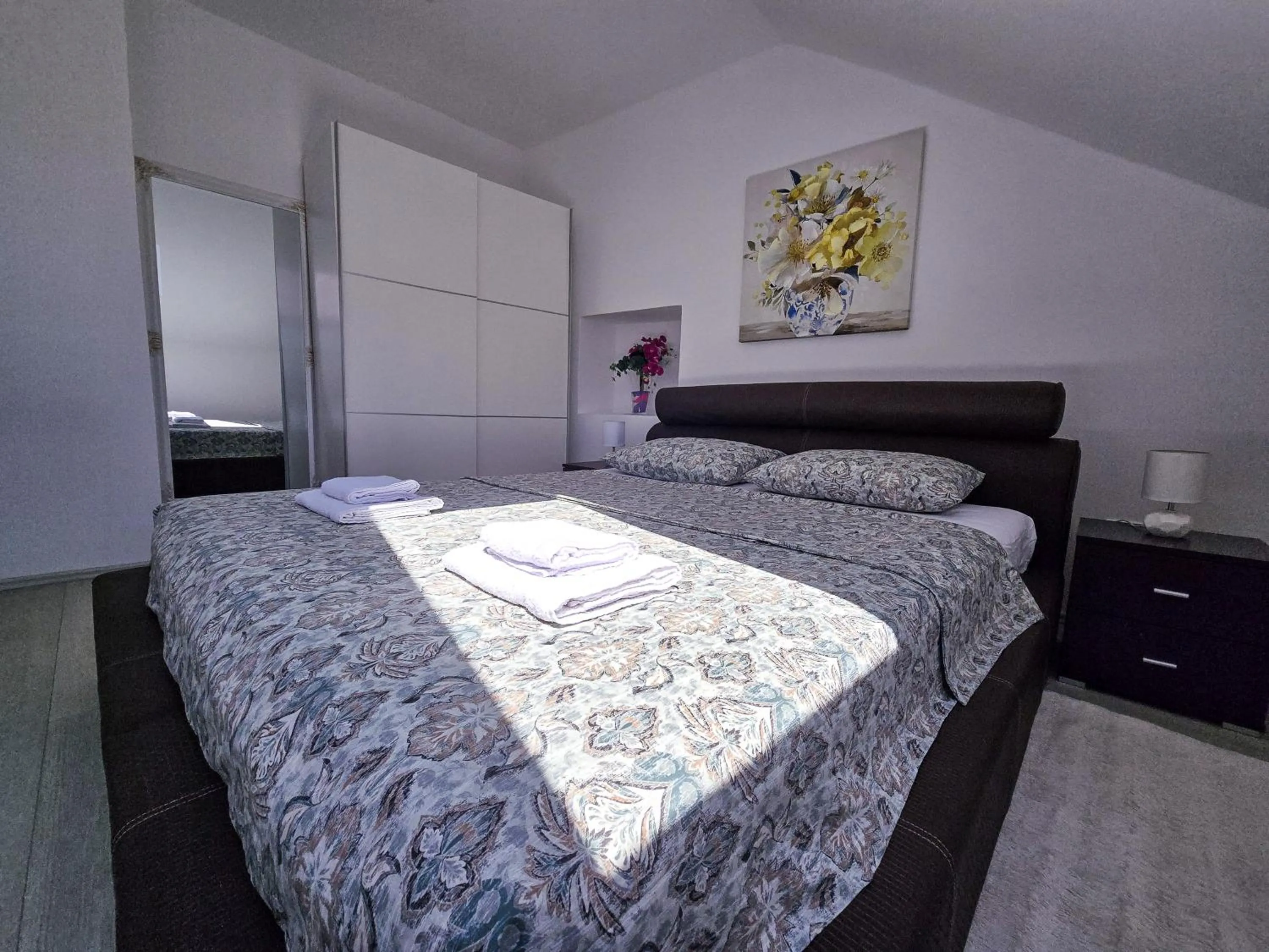 Stone House Varos Apartments