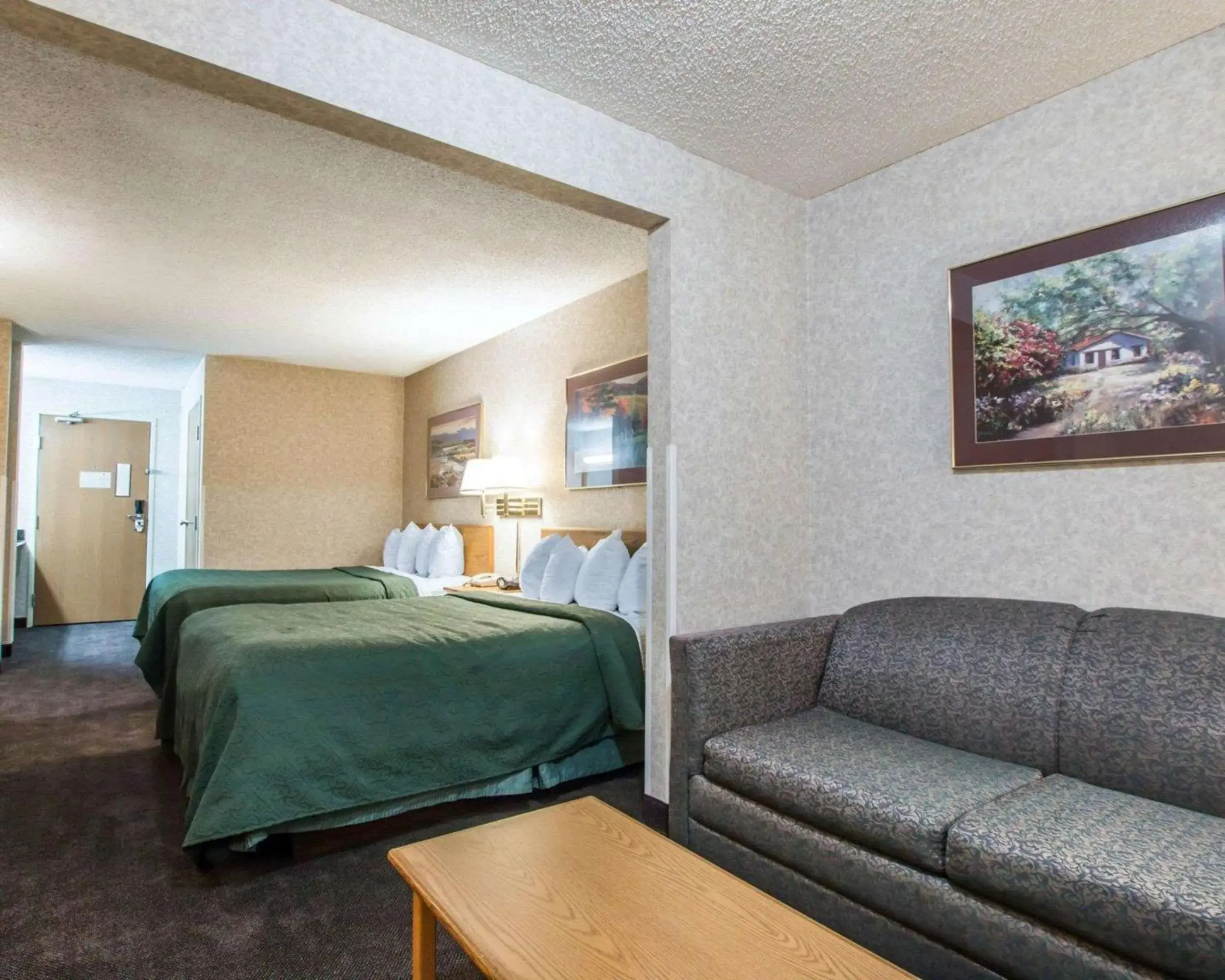 Photo of the whole room, Bed in Quality Suites San Diego Otay Mesa Photo of the whole room, Bed in Quality Suites San Diego Otay Mesa