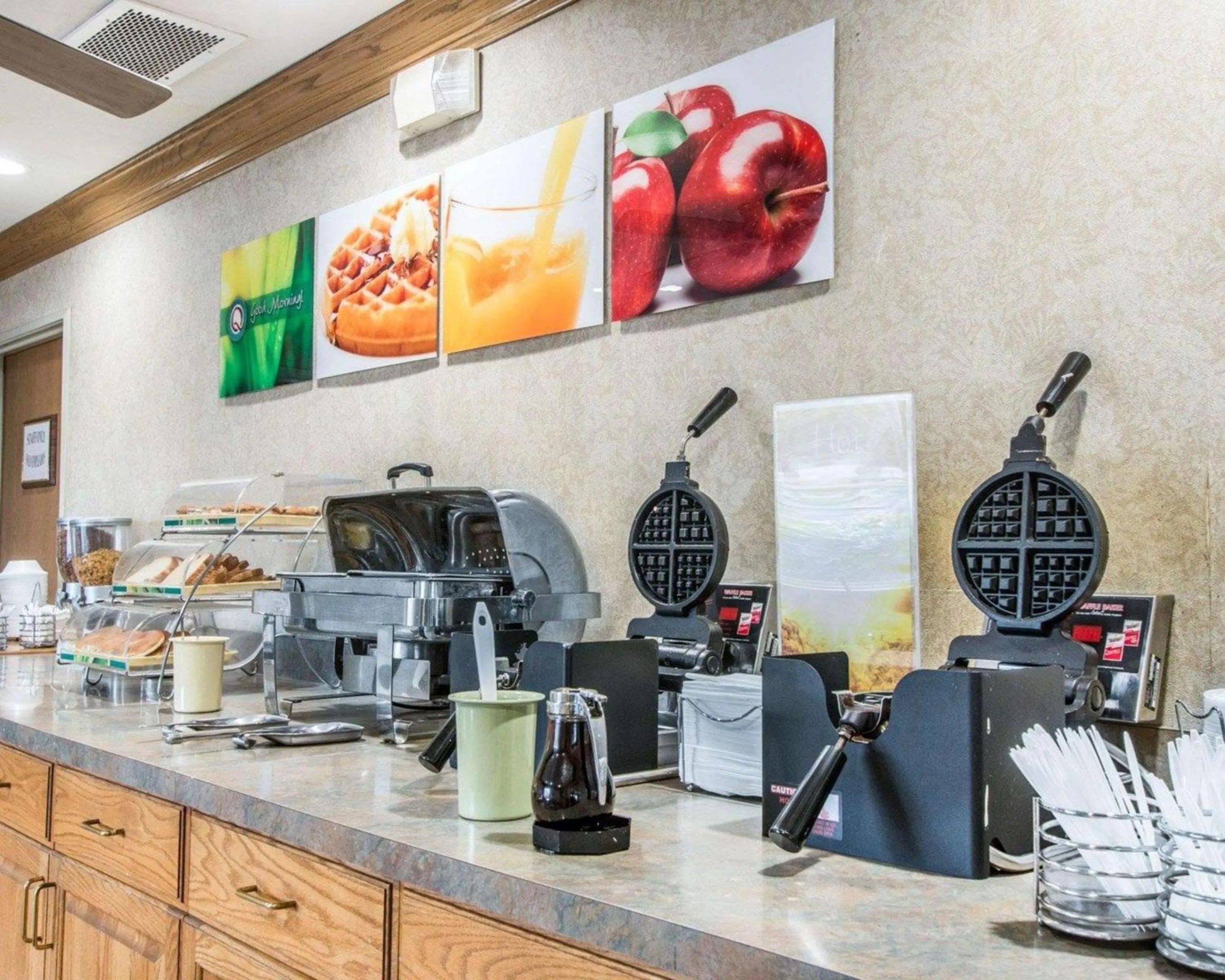 Restaurant/places to eat in Quality Suites San Diego Otay Mesa