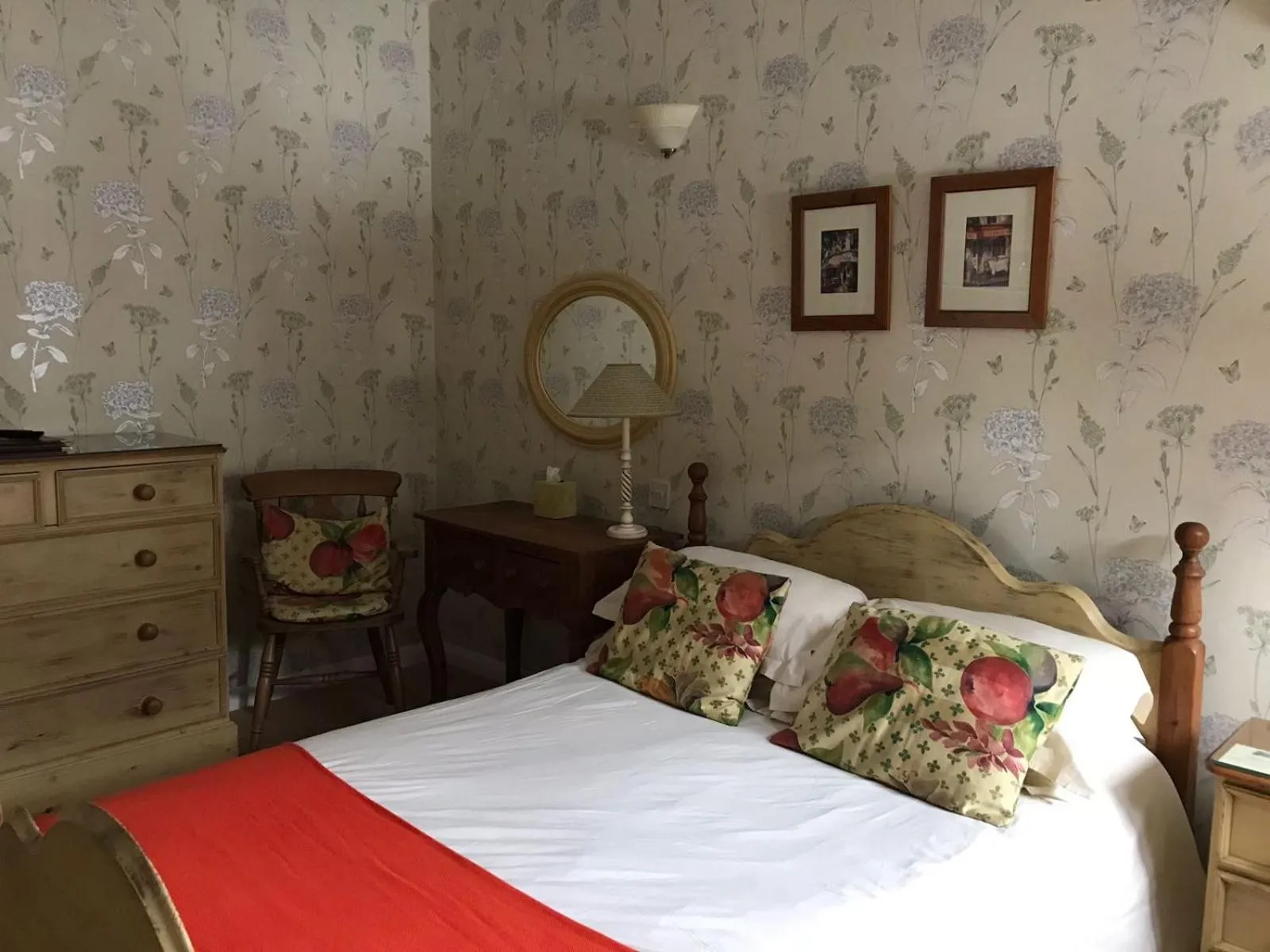 Bed in West Lodge Hotel