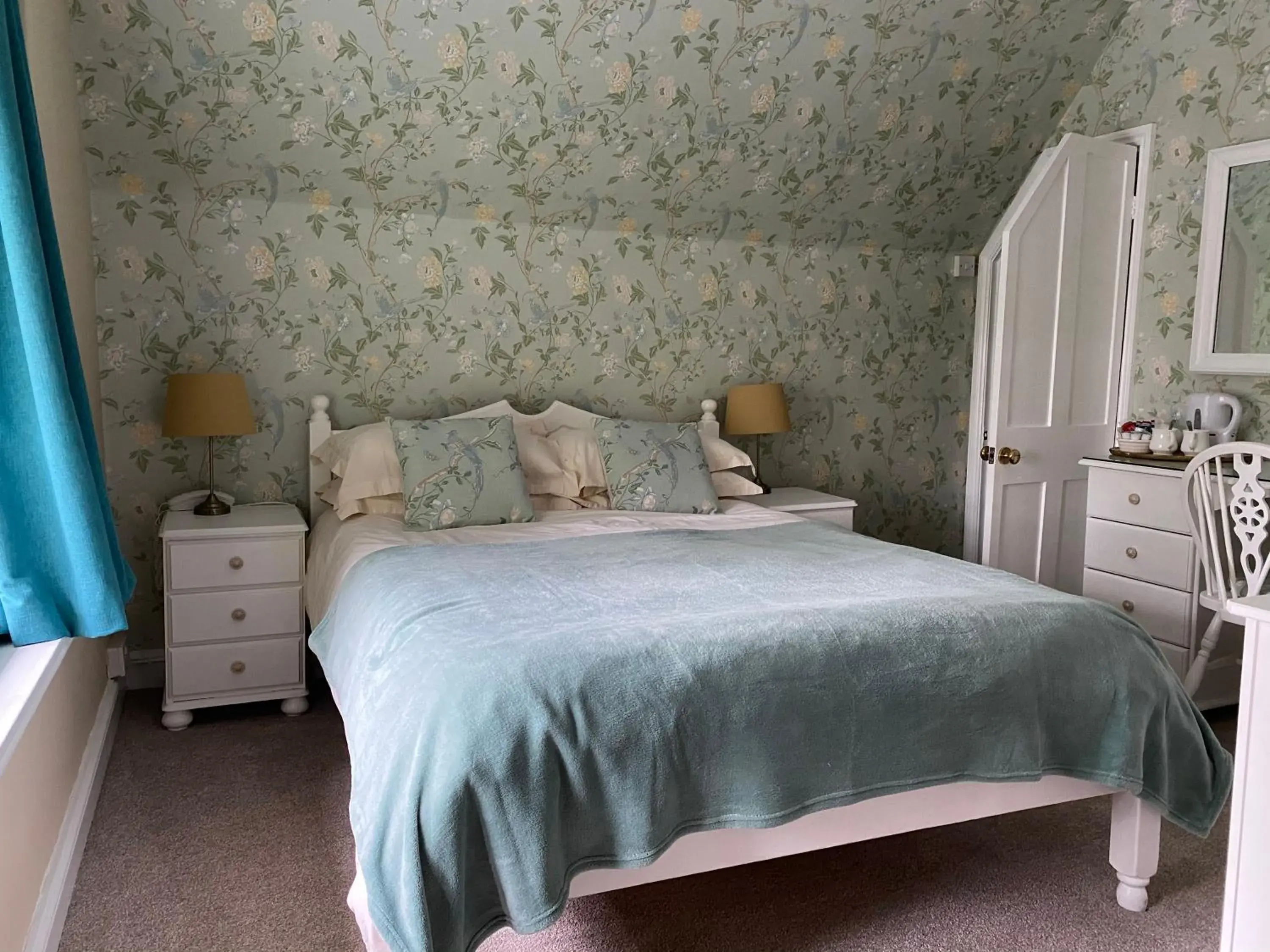 Bed in West Lodge Hotel Bed in West Lodge Hotel