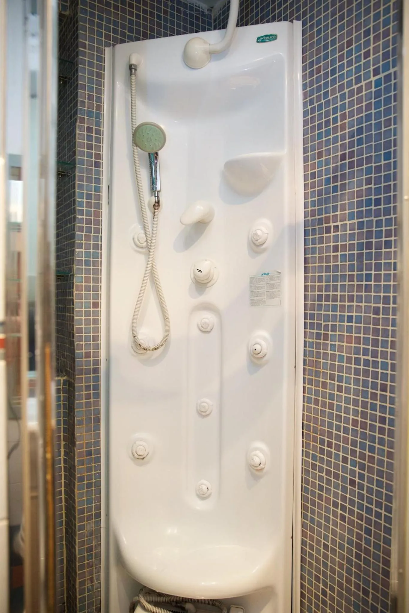 Shower in HT Residence Maximus