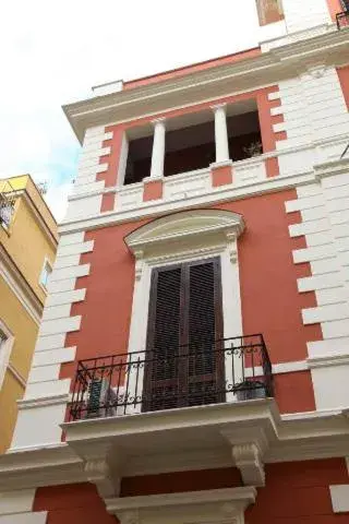 Facade/entrance in HT Residence Maximus Facade/entrance in HT Residence Maximus