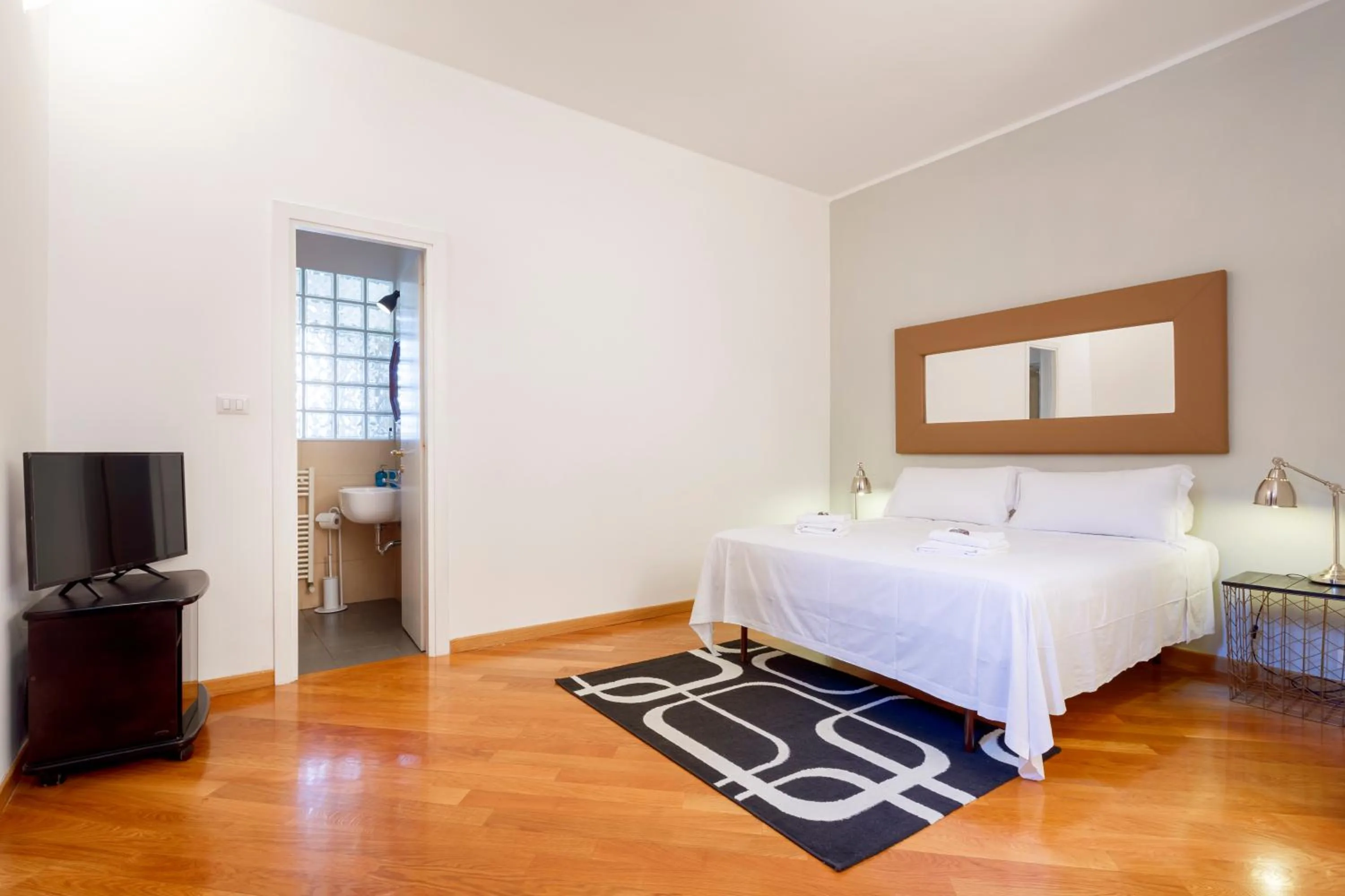 Bedroom, Bed in HT Residence Maximus