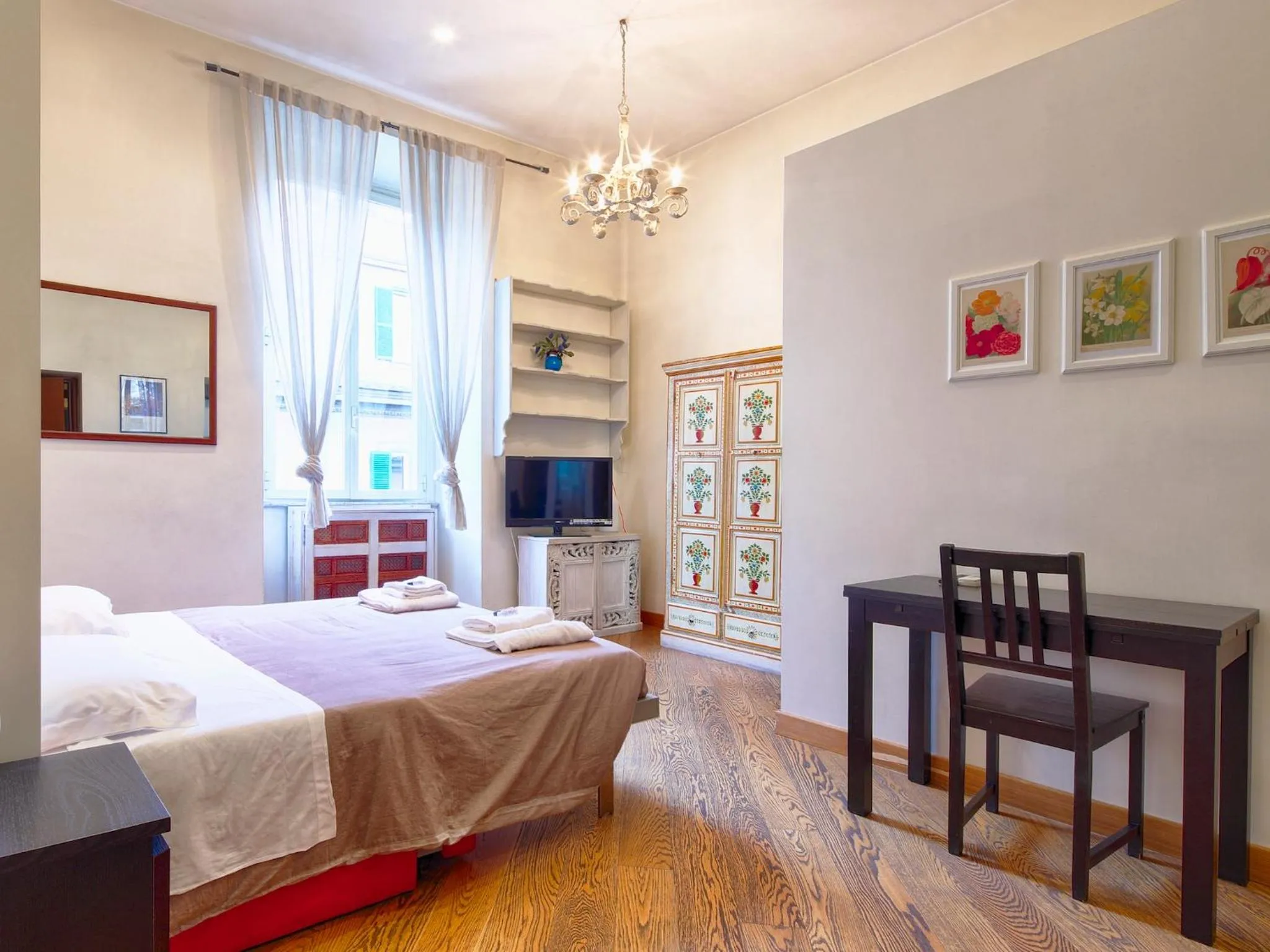 Bed in HT Residence Maximus