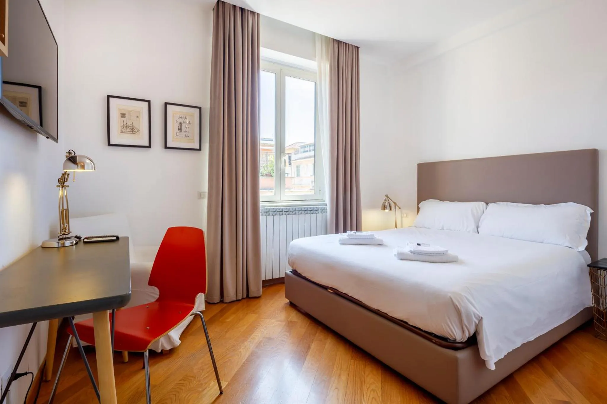 Photo of the whole room, Bed in HT Residence Maximus