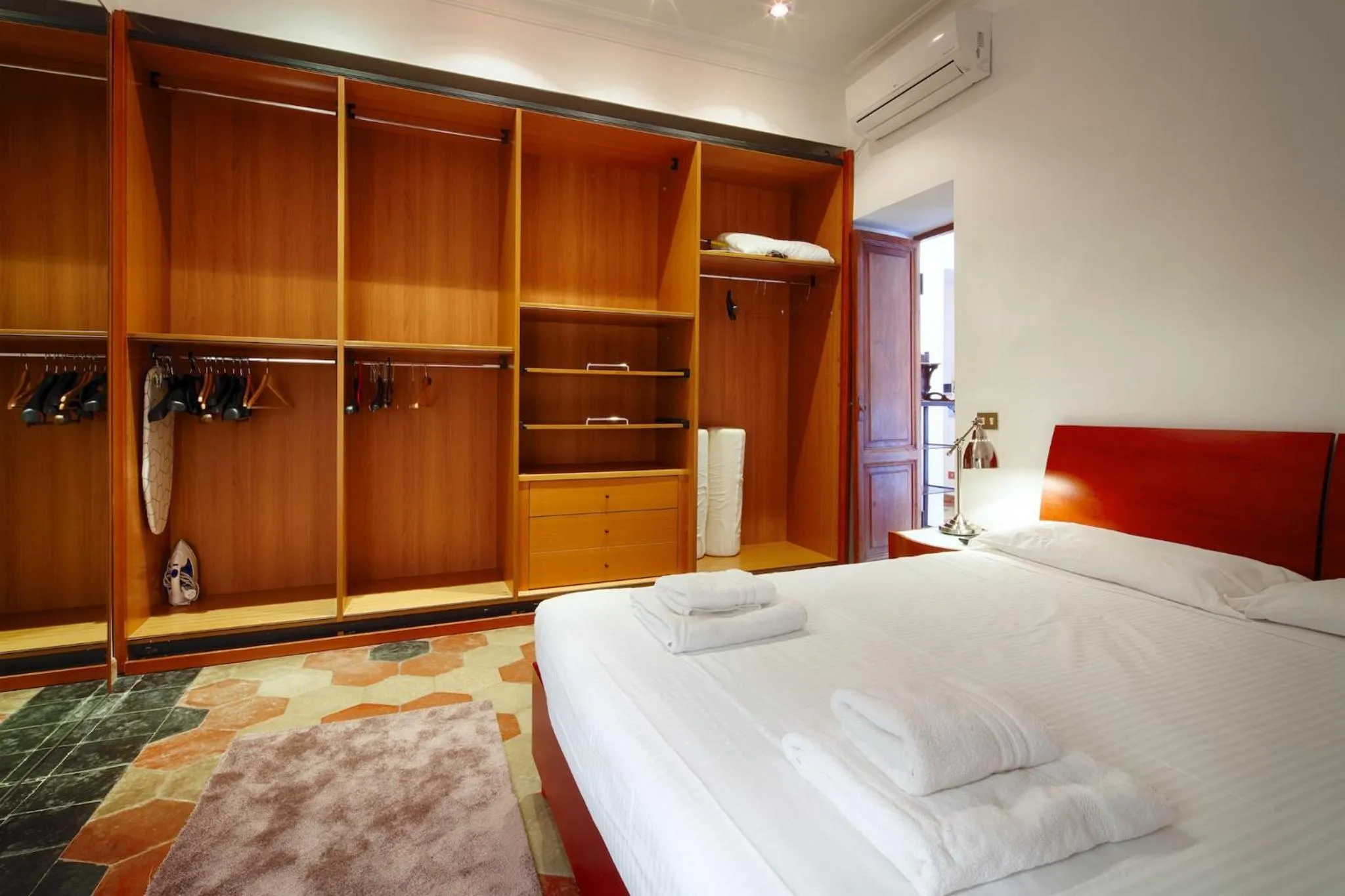 Bedroom, Bed in HT Residence Maximus