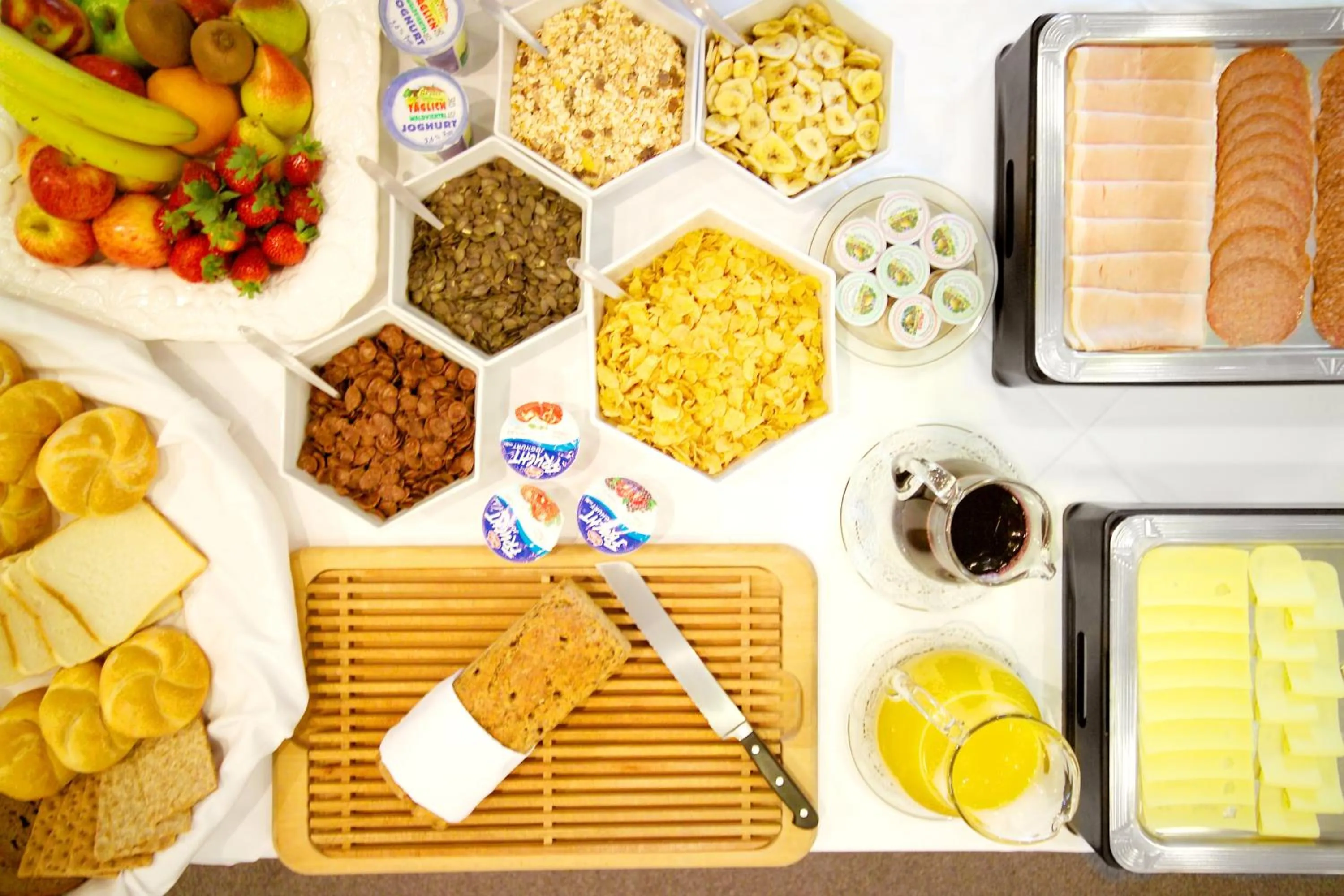 Food and drinks in Strandhotel Alte Donau