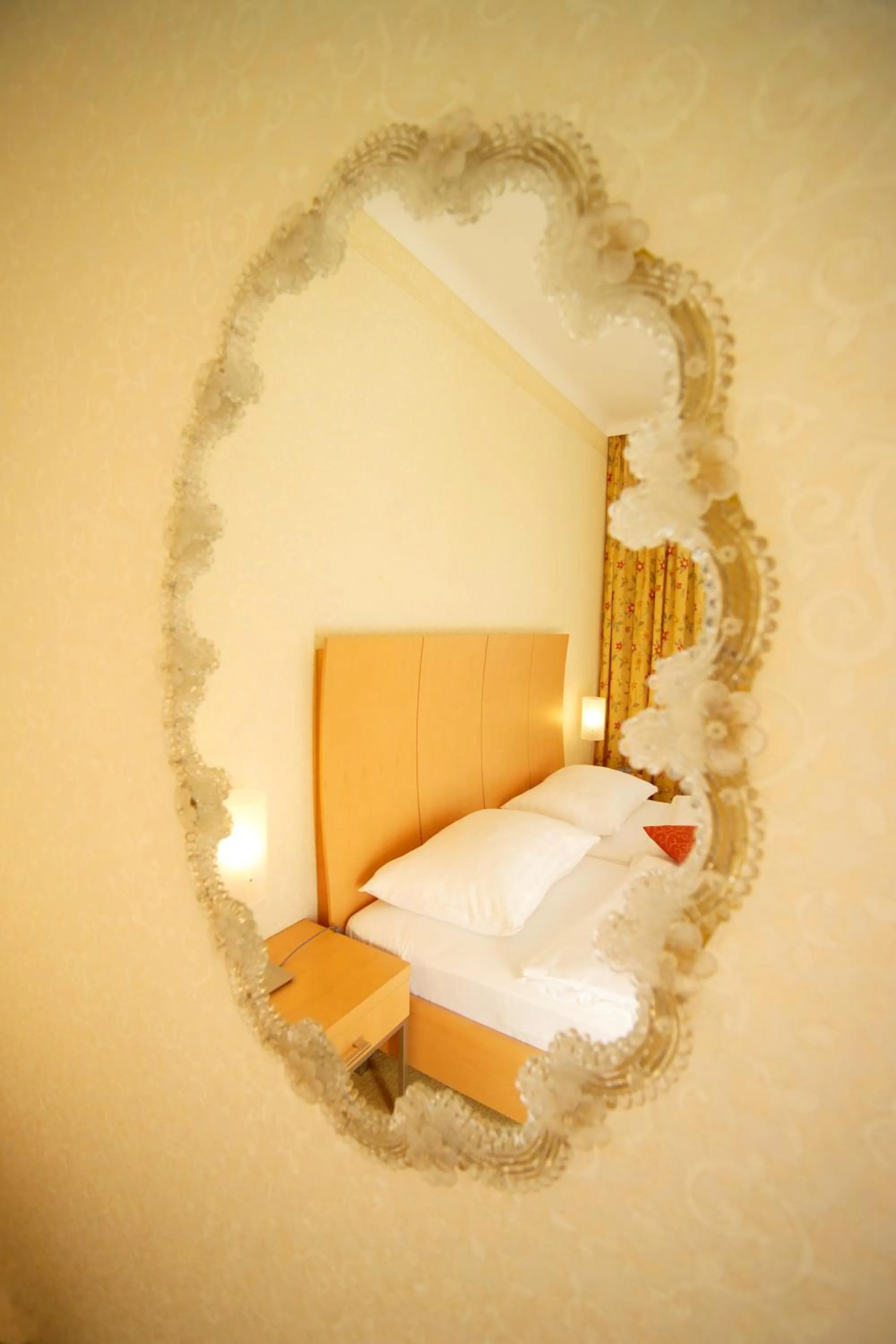 Decorative detail in Strandhotel Alte Donau