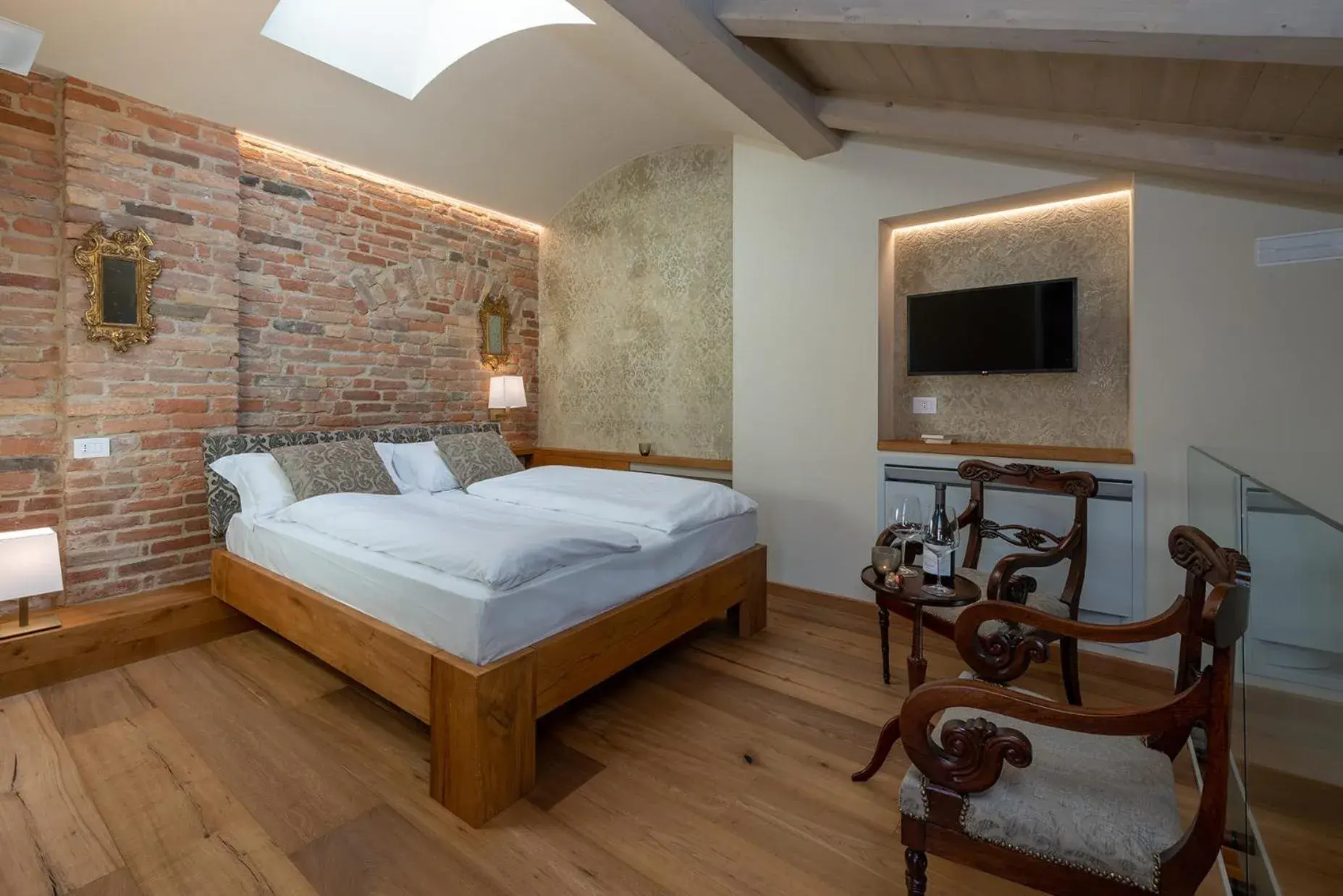 Bedroom, Bed in Sunstar Hotel Piemont Castello di Villa Bedroom, Bed in Sunstar Hotel Piemont Castello di Villa